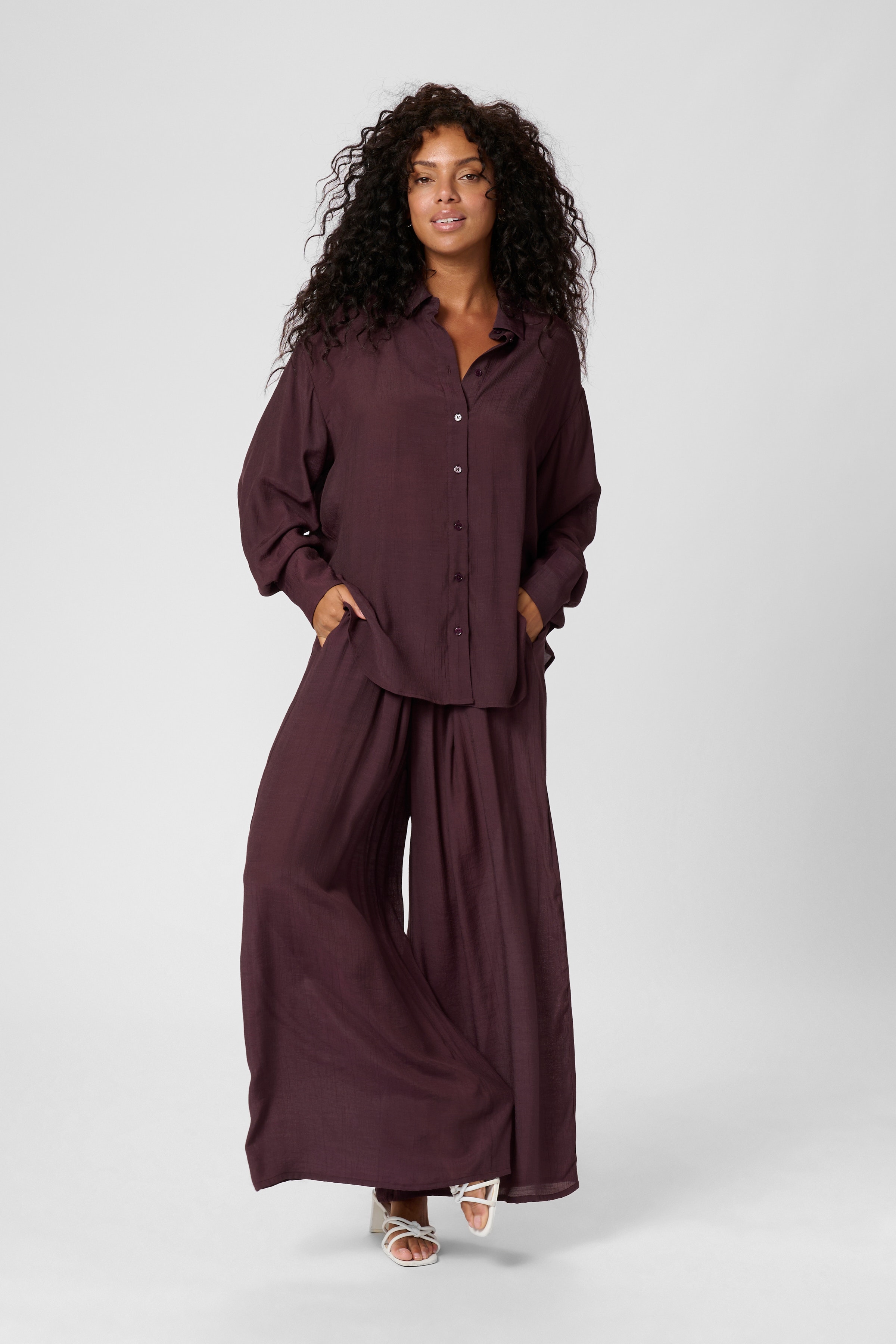 KAanja Bukser LOOKBOOK FRONT 10510070-191619