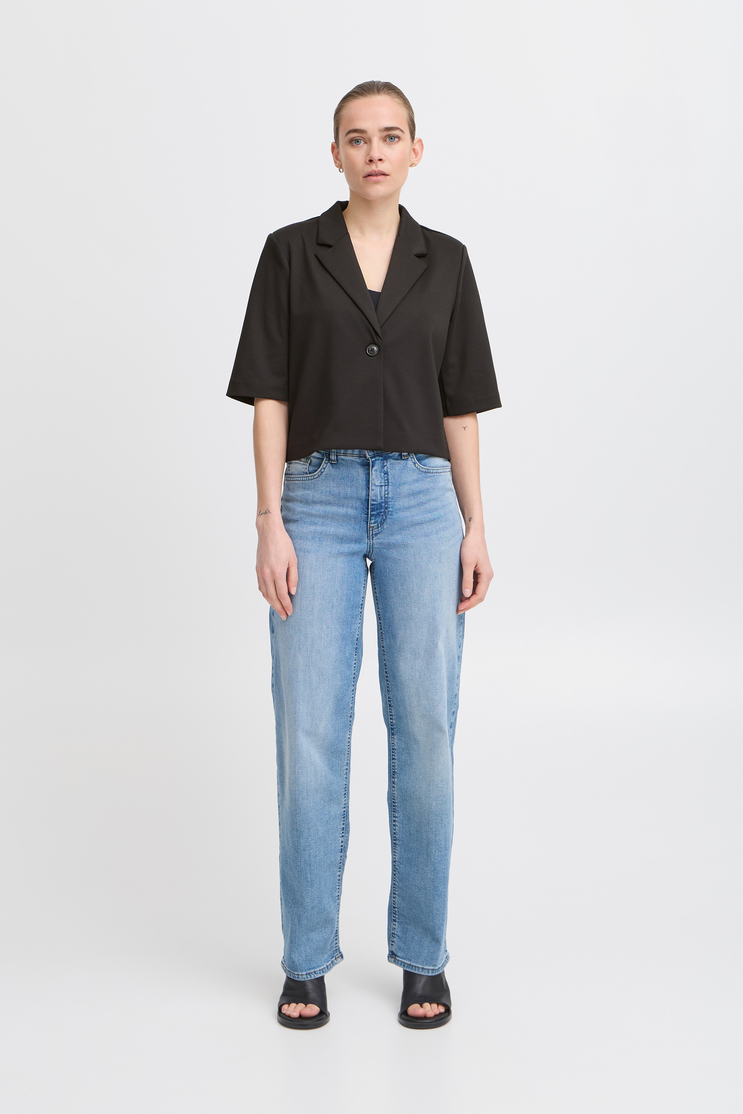 IHKATE CROPPED Blazer LOOKBOOK FRONT 20123679-194008