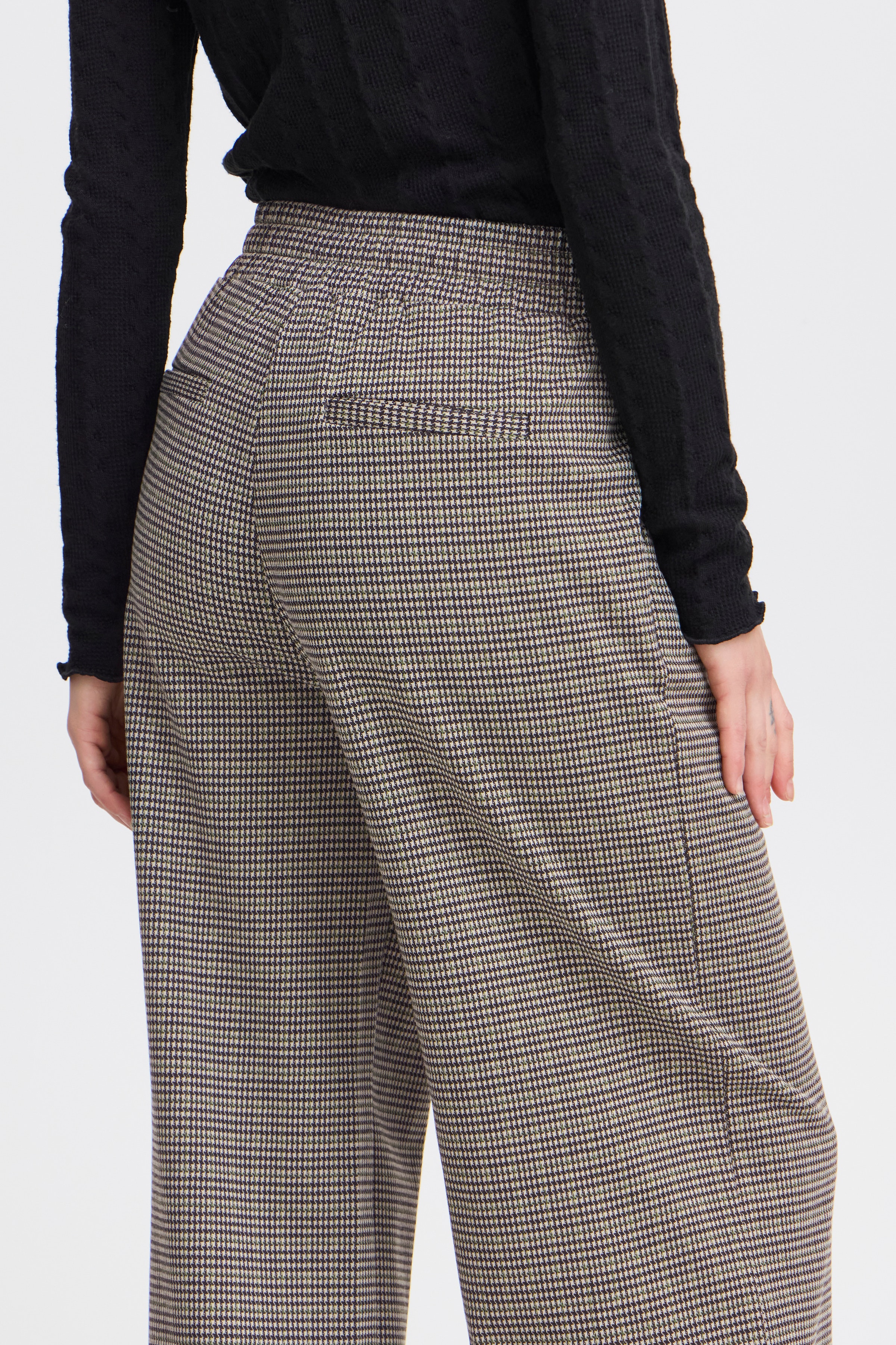 BYROWAN Trousers LOOKBOOK DETAIL 20815702-200453