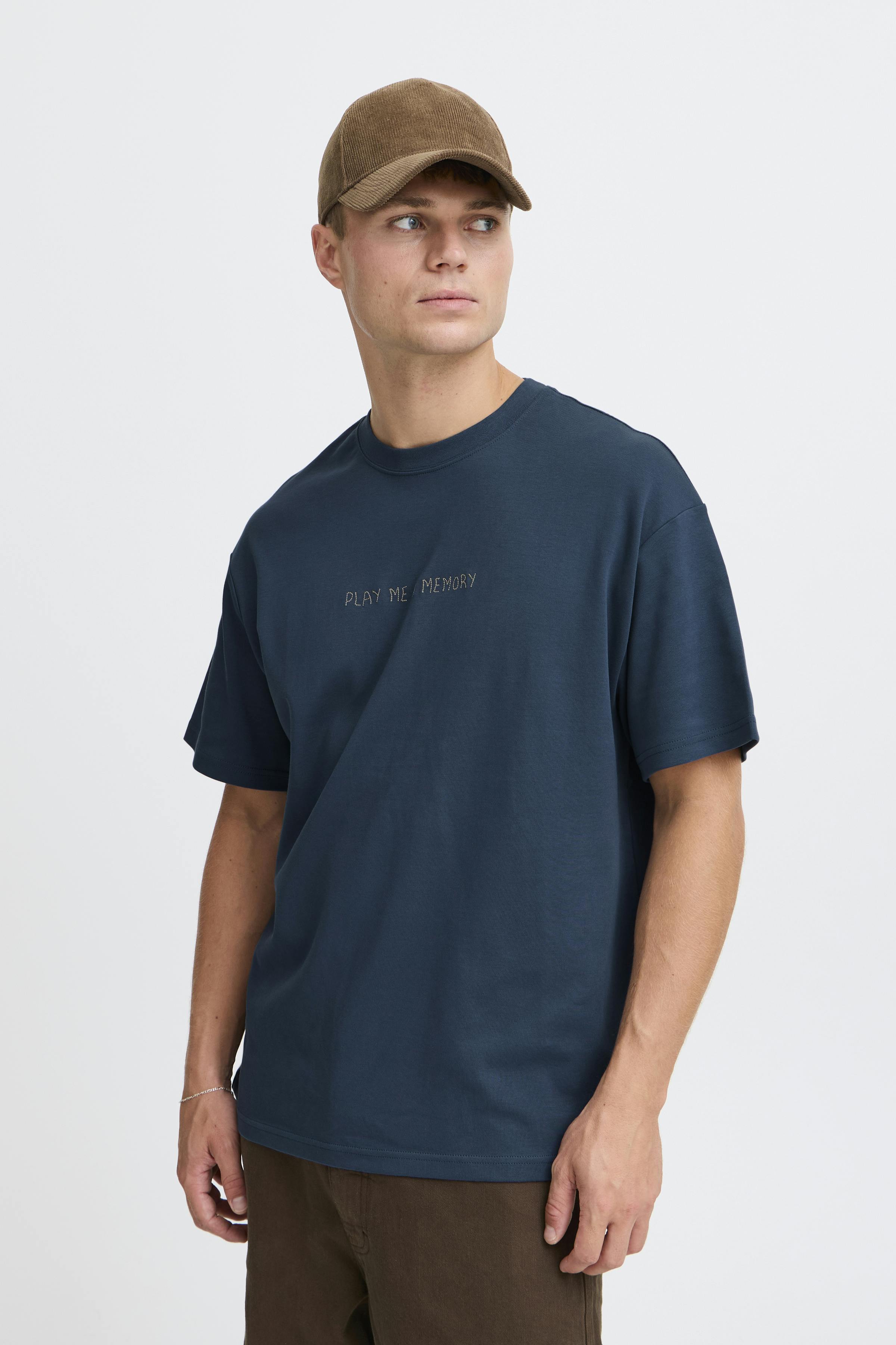 SDNOMAS T-shirt LOOKBOOK FRONT 21108415-194117