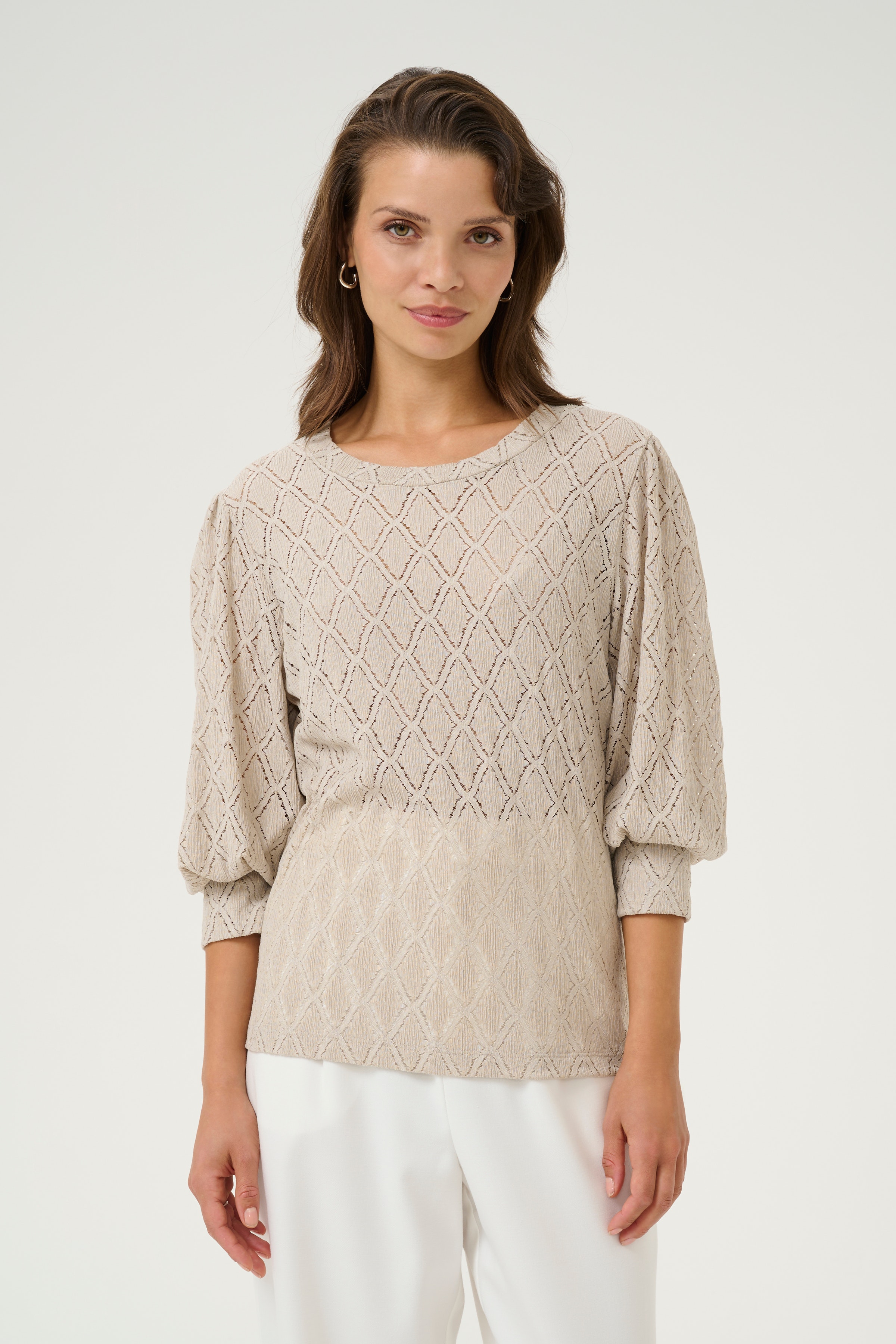 KAtio Bluse LOOKBOOK FRONT 10509843-151305