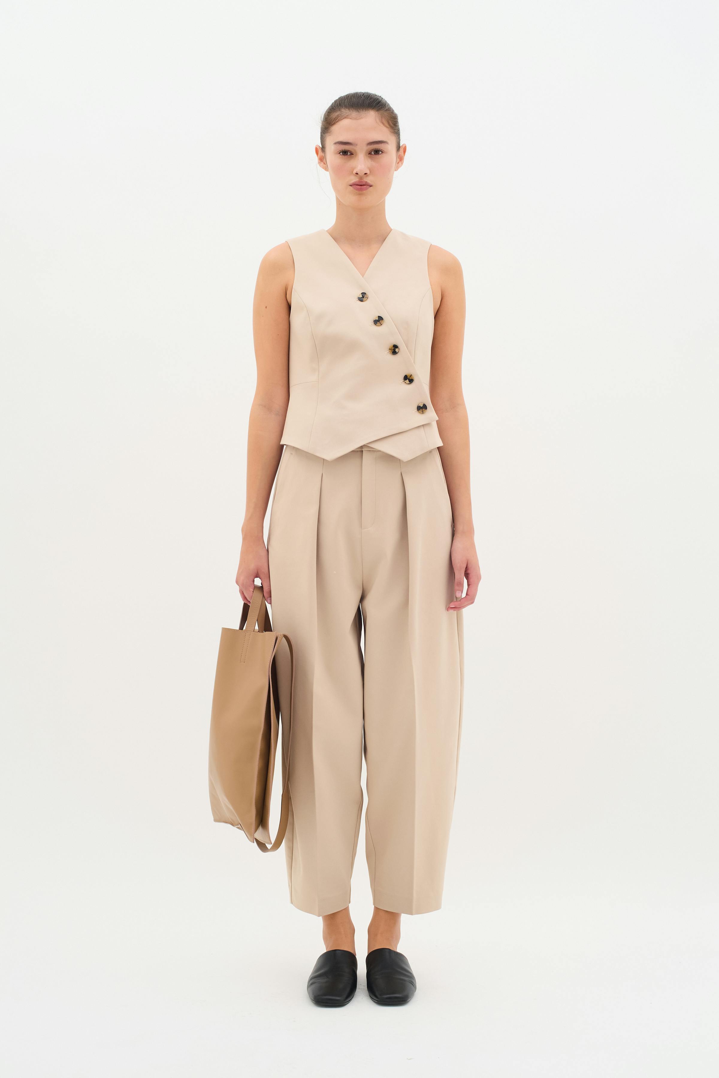 ZellaIW Barrel Trousers LOOKBOOK FRONT 30107207-151308