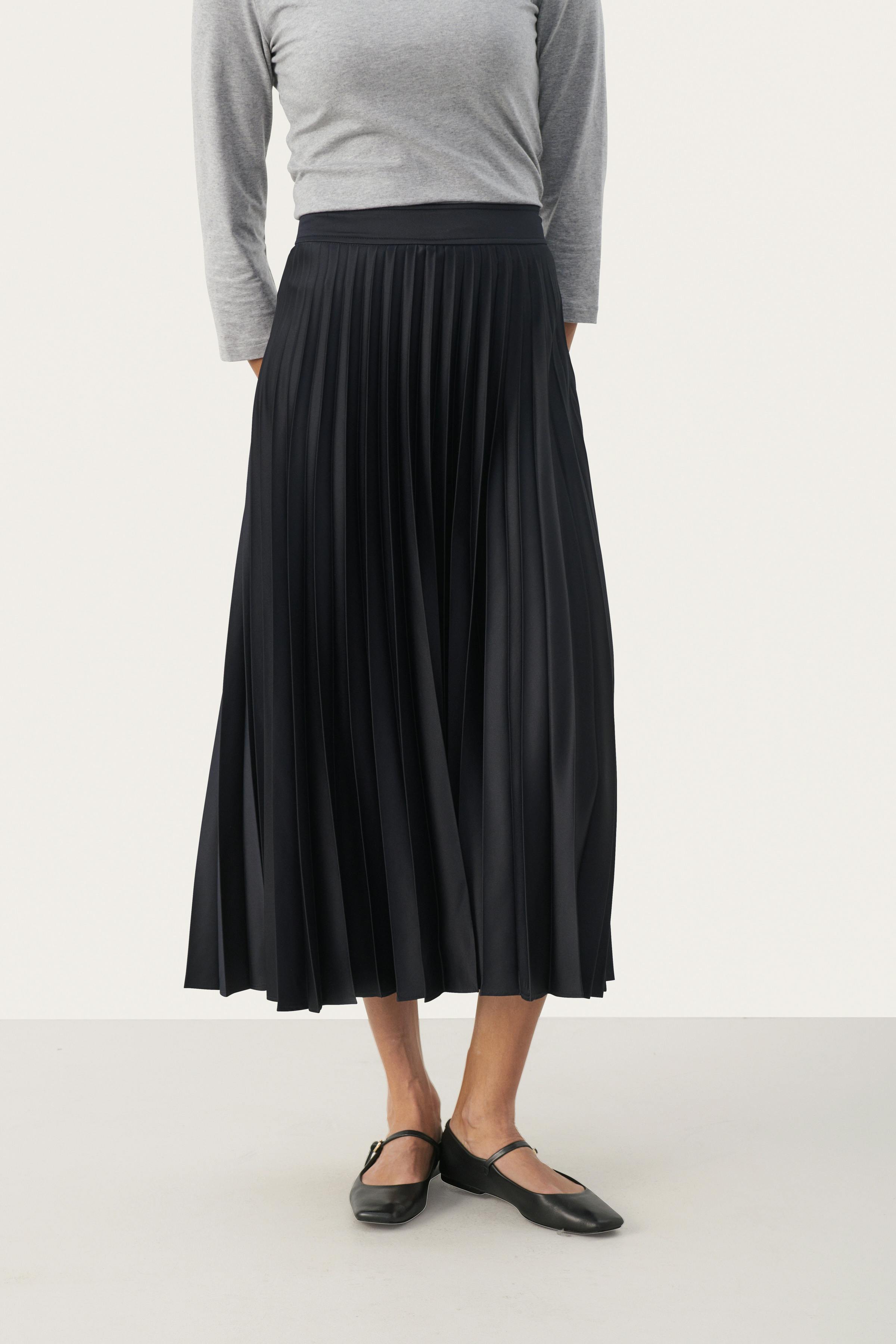 VenedaPW Long pleated skirt LOOKBOOK FRONT 30309138-194013