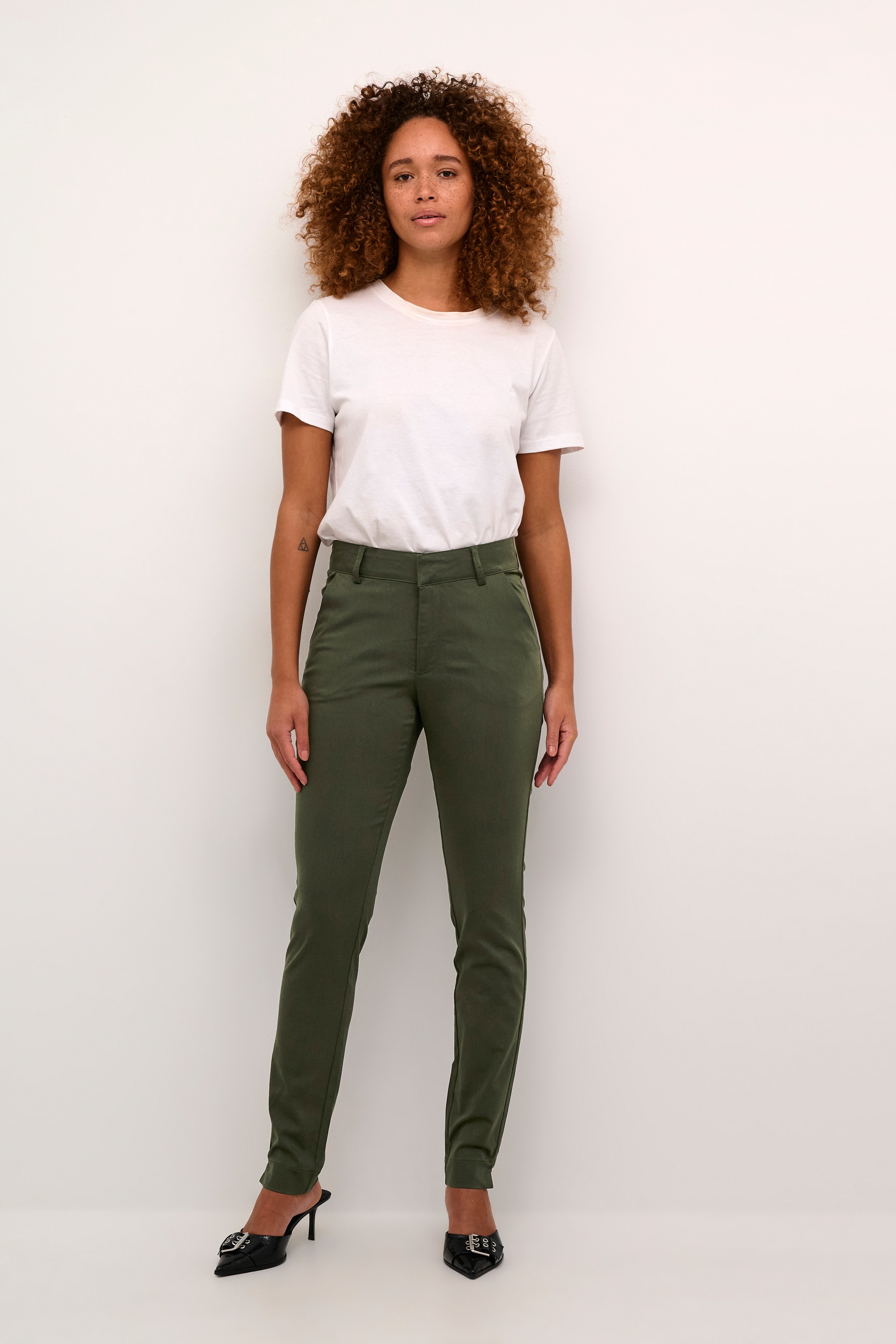 KAlea Trousers LOOKBOOK FRONT 10509141-190414