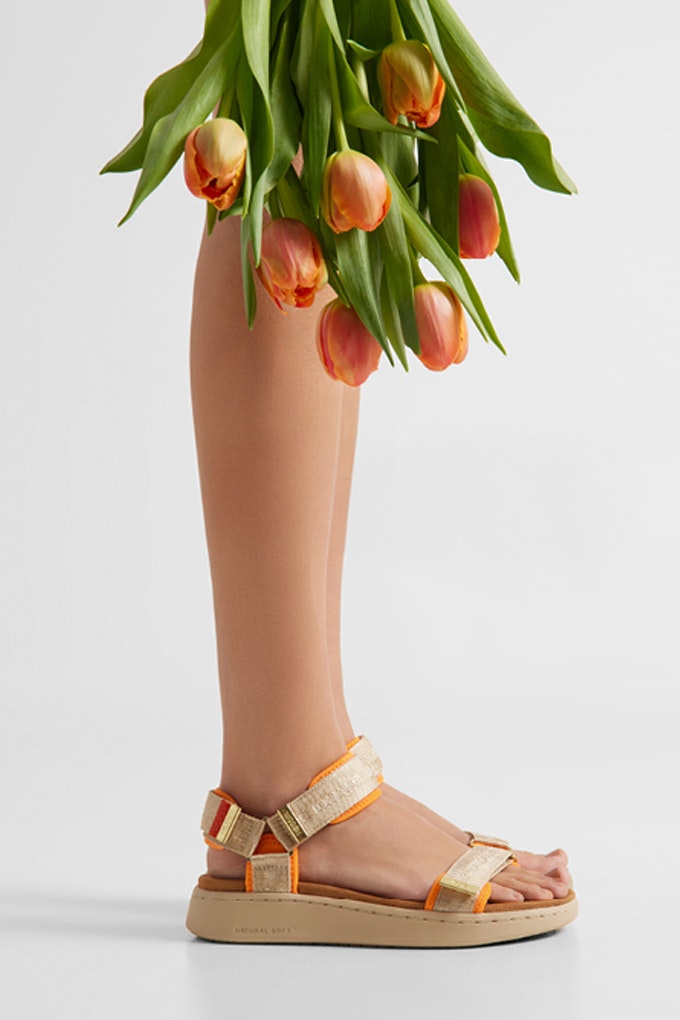Line Sandal LOCATION NONE 40551652-400538