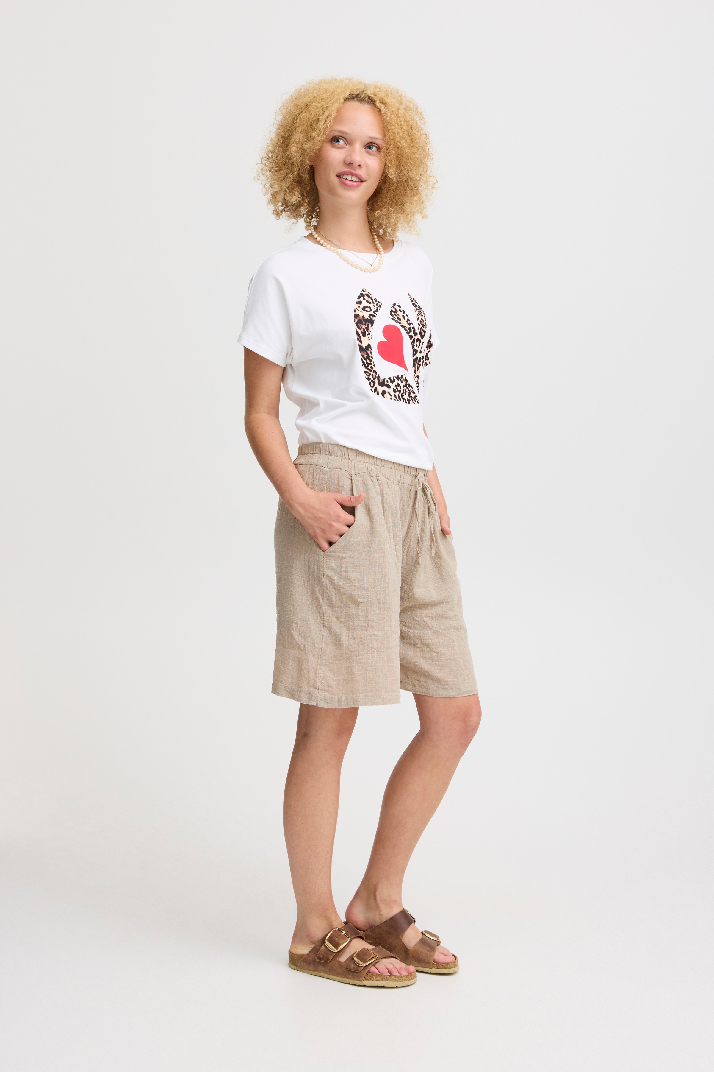 SBALEXA Shorts LOOKBOOK FRONT 22100661-130907