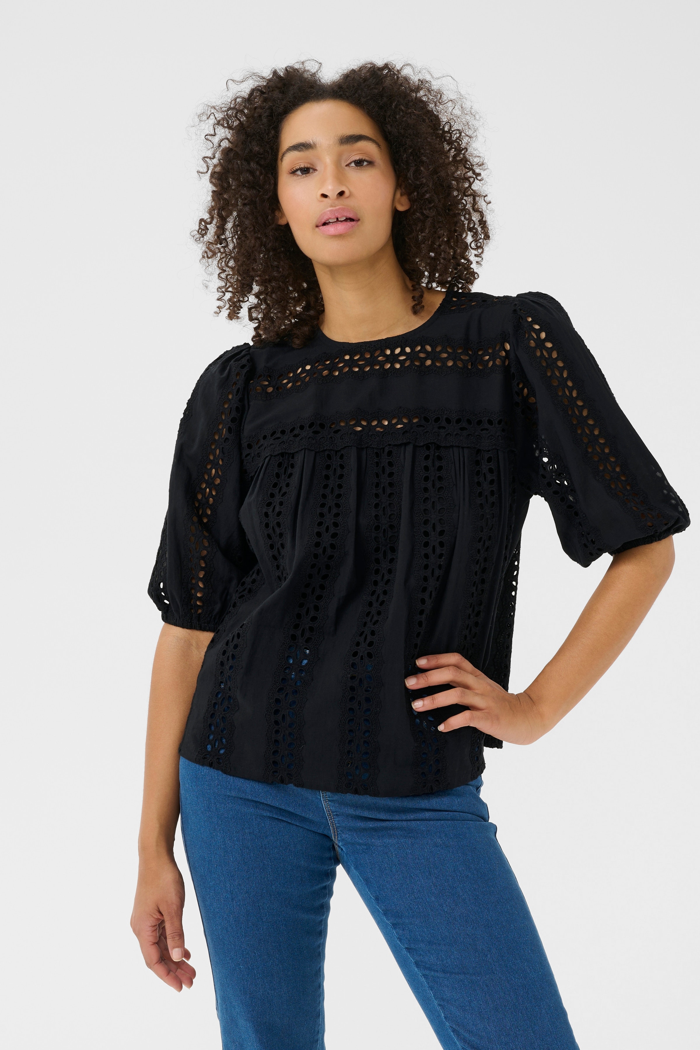 KArandy Bluse LOOKBOOK FRONT 10509727-100121