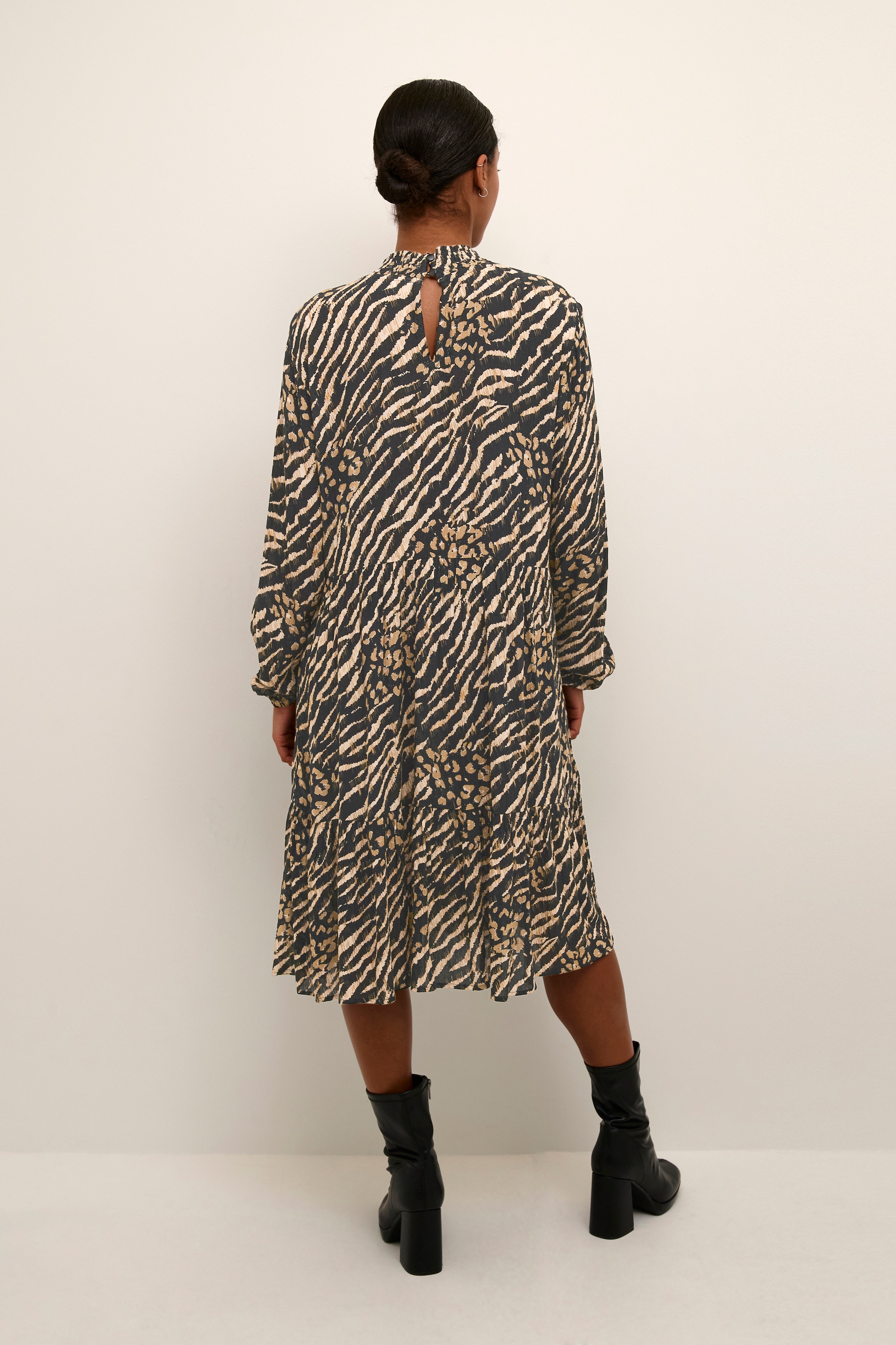 KAamber Kjole LOOKBOOK BACK 10507897-104859