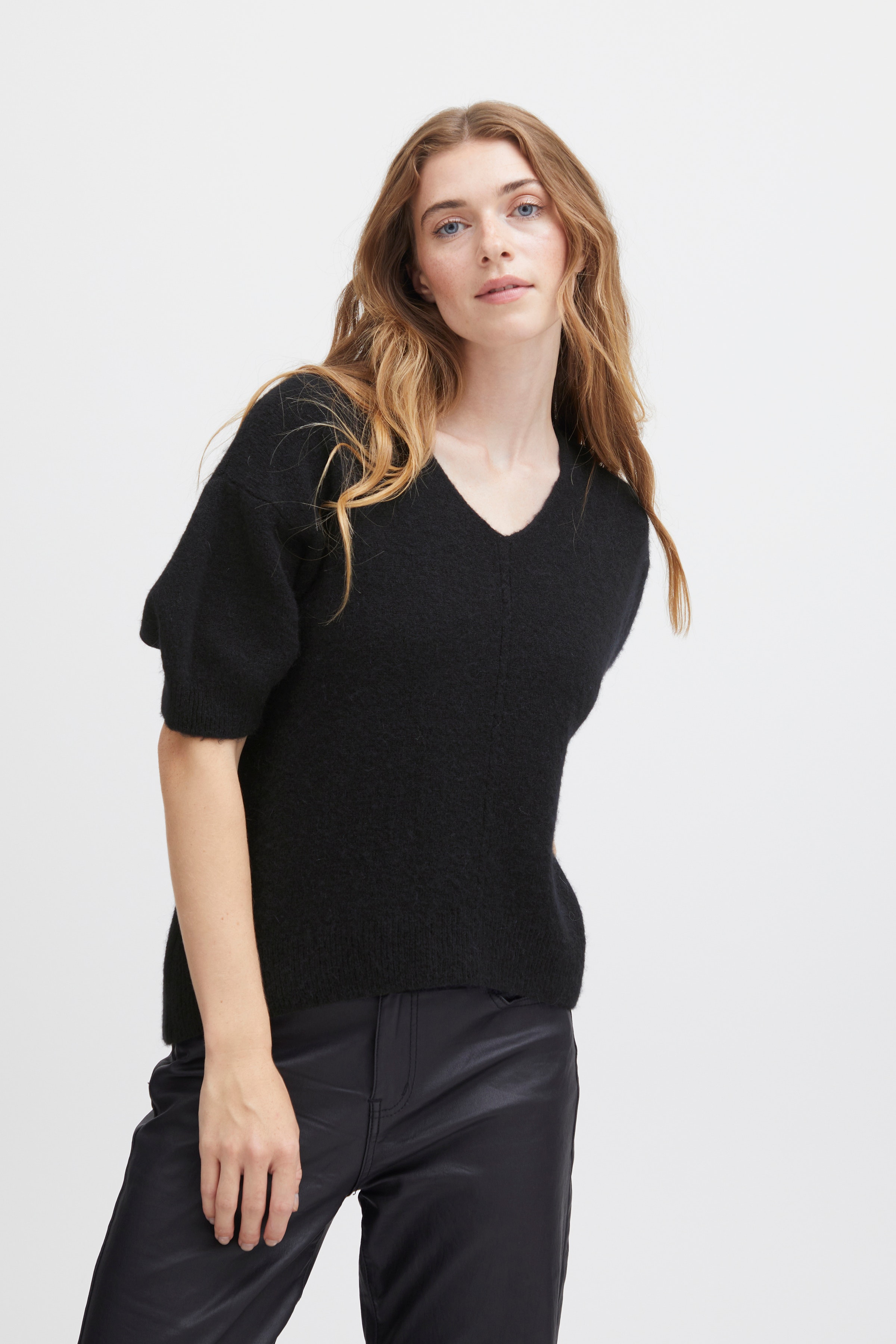 SBALPACA Pullover LOOKBOOK FRONT 22100287-190303