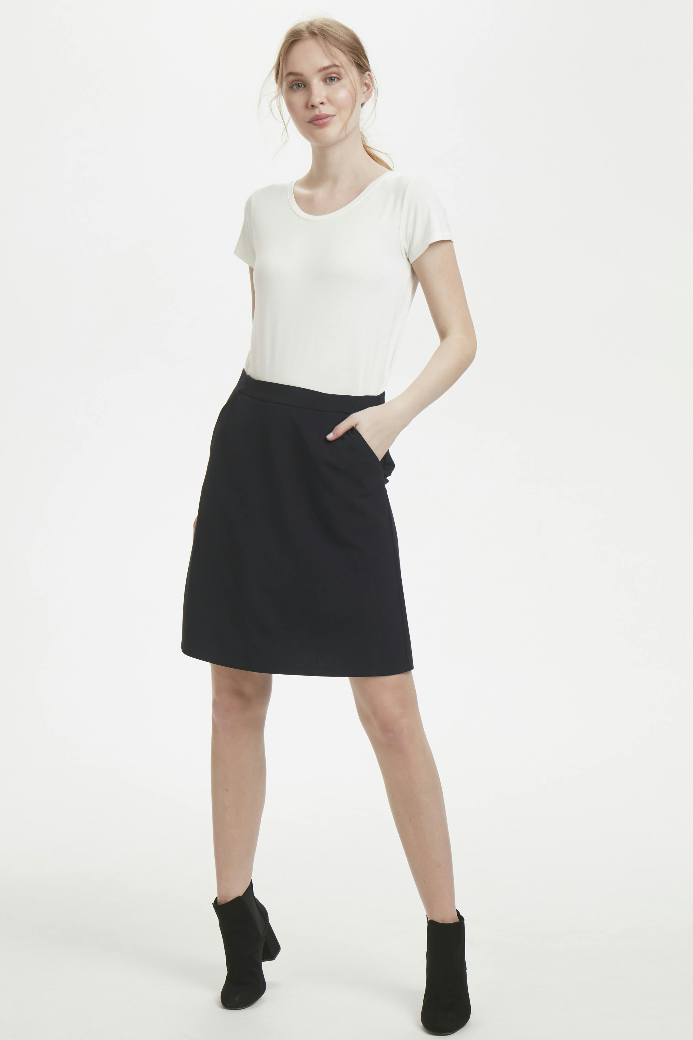 CUariane Skirt LOOKBOOK FRONT 50105883-5103484