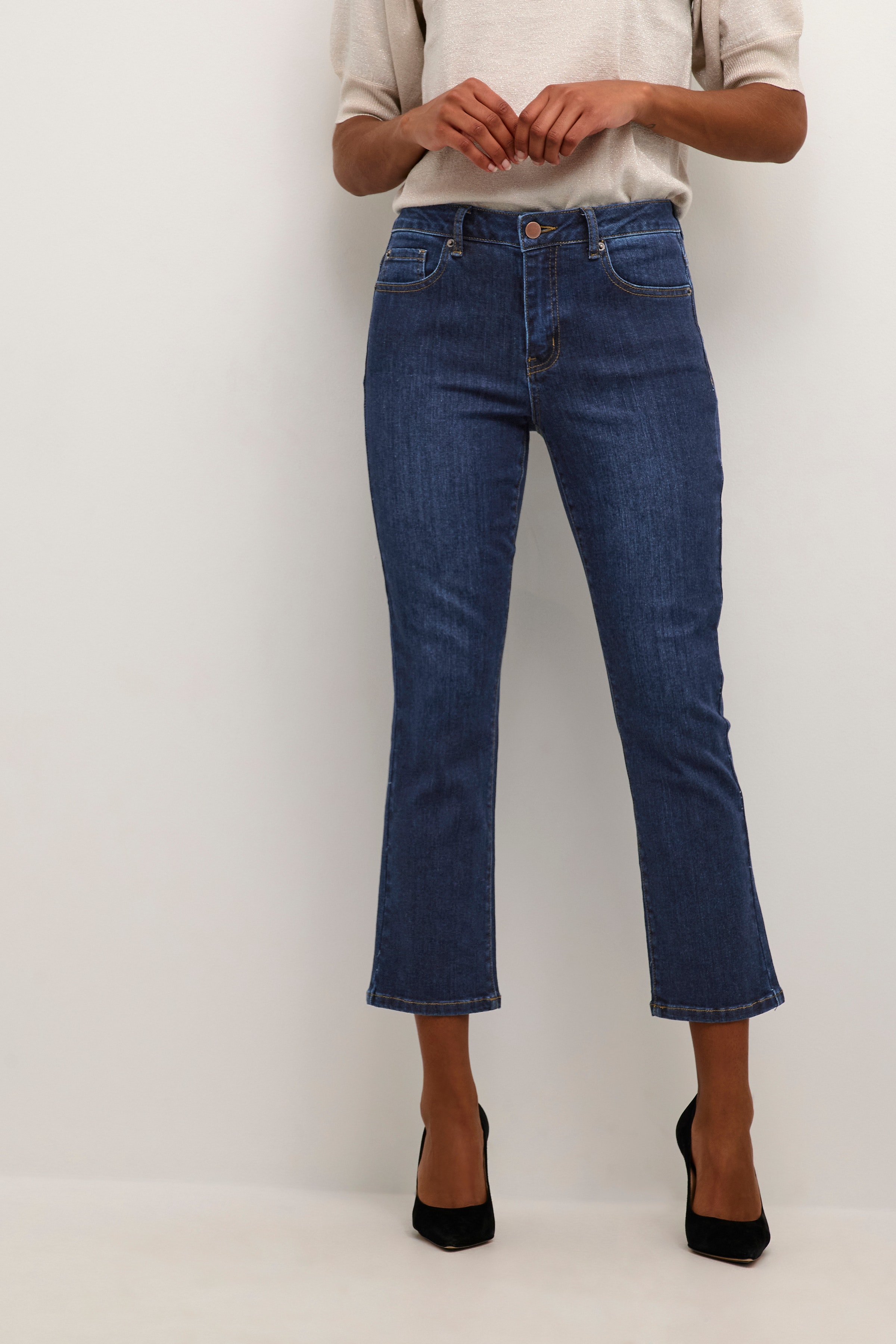 KAsinem Cropped Jeans LOOKBOOK FRONT 10506133-100316