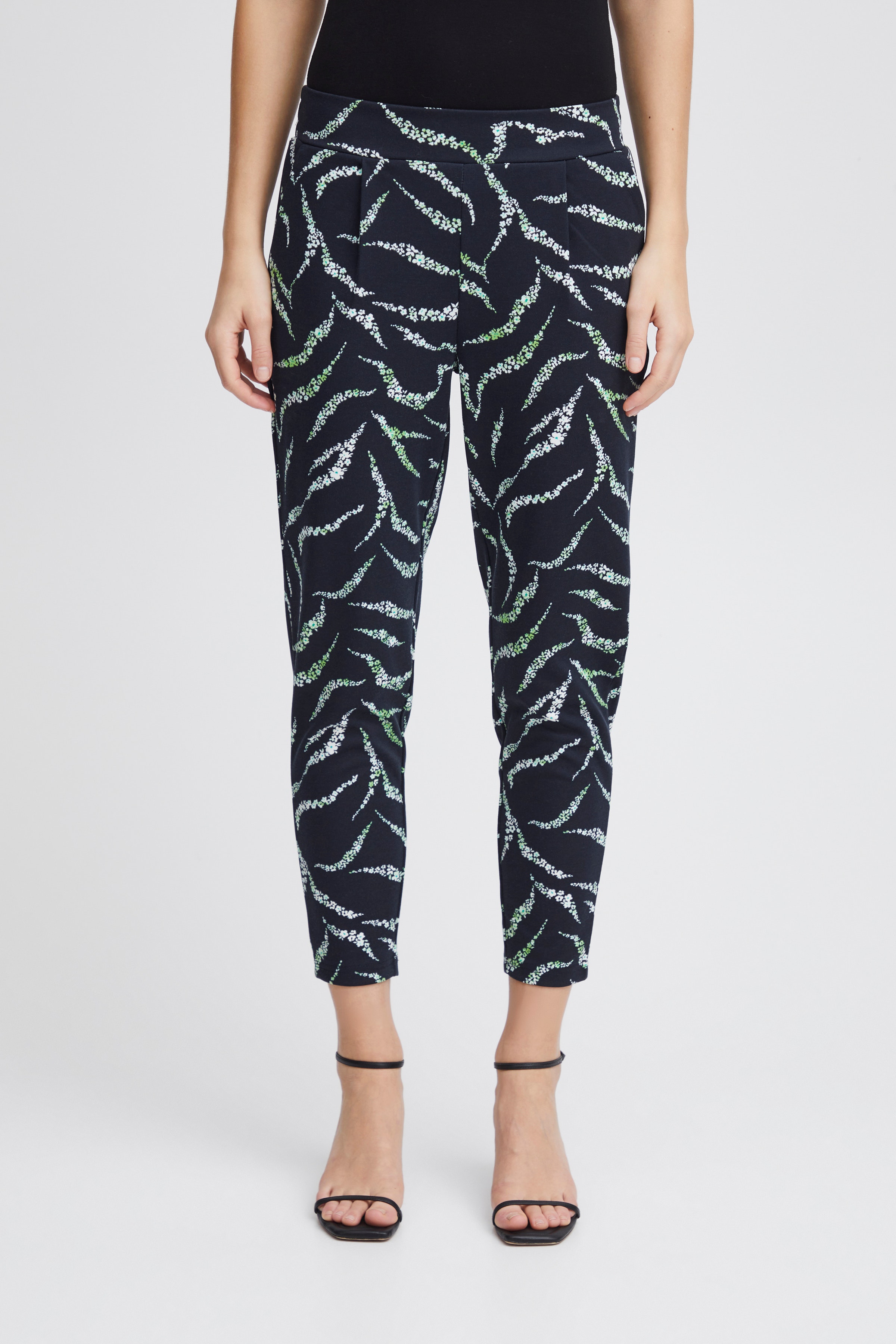 IHKATE Hose LOOKBOOK FRONT 20120792-202811