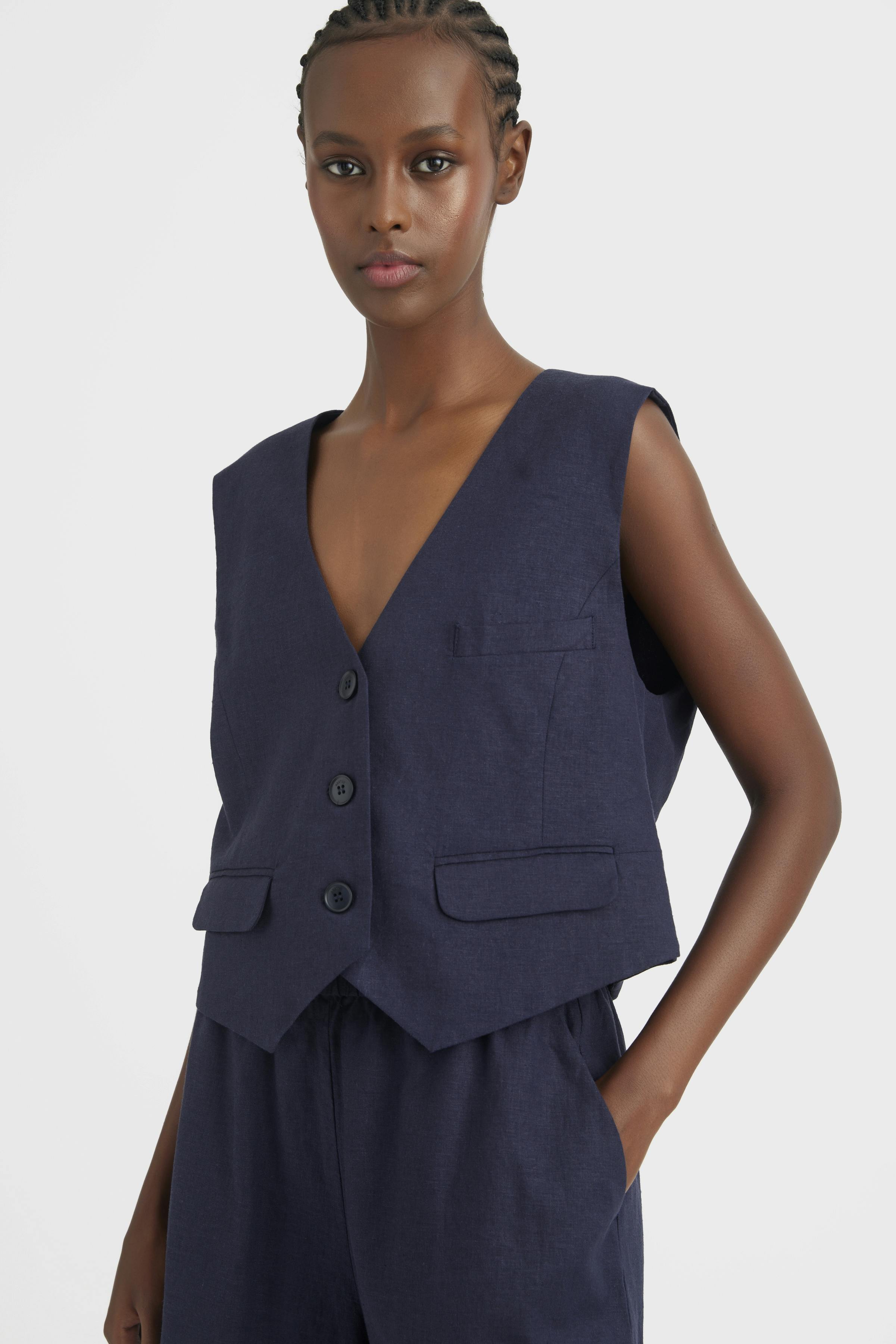 LizaGZ Linnen waistcoat LOOKBOOK FRONT 10909104-194018