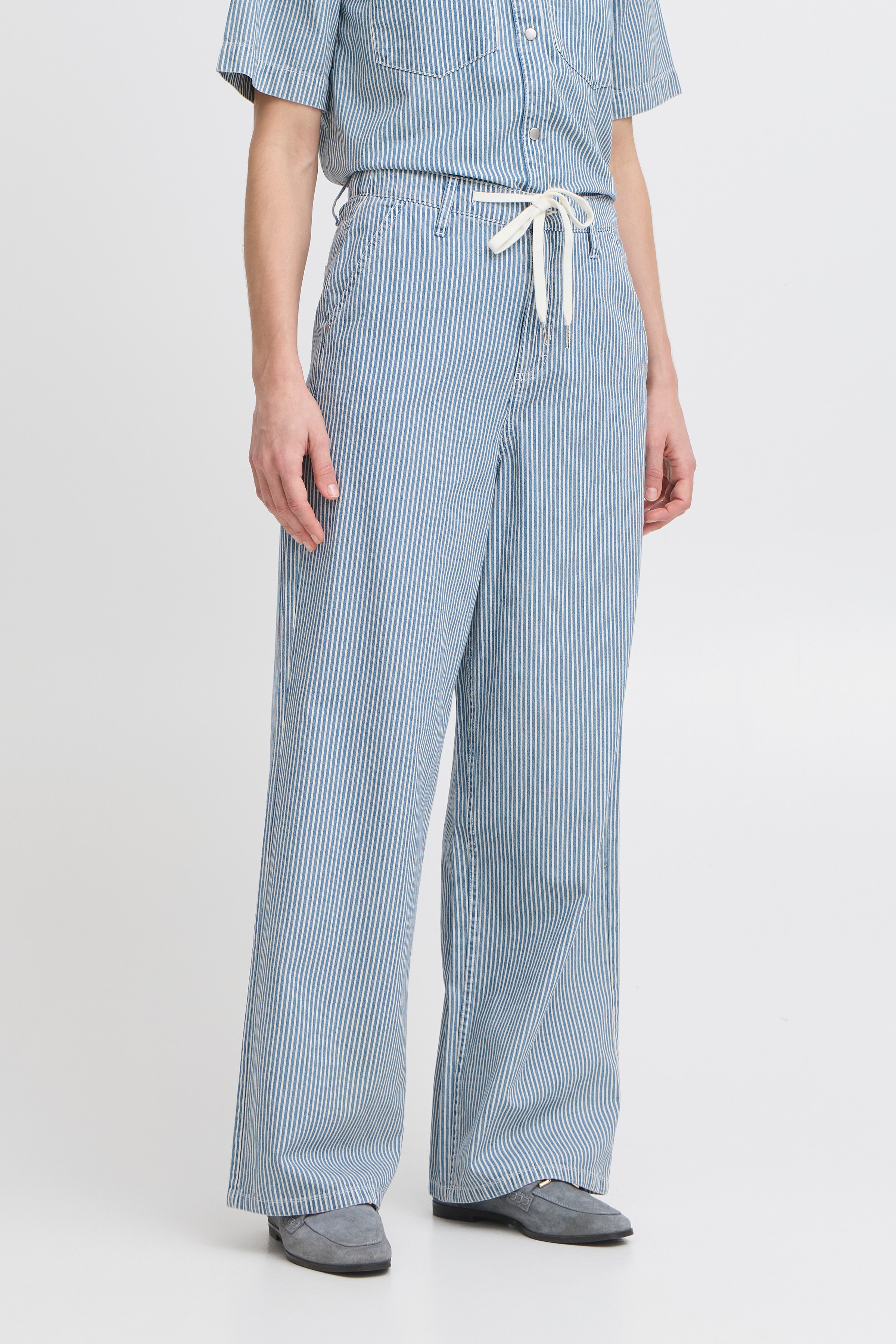 BYLARO Byxor LOOKBOOK FRONT 20816762-204781