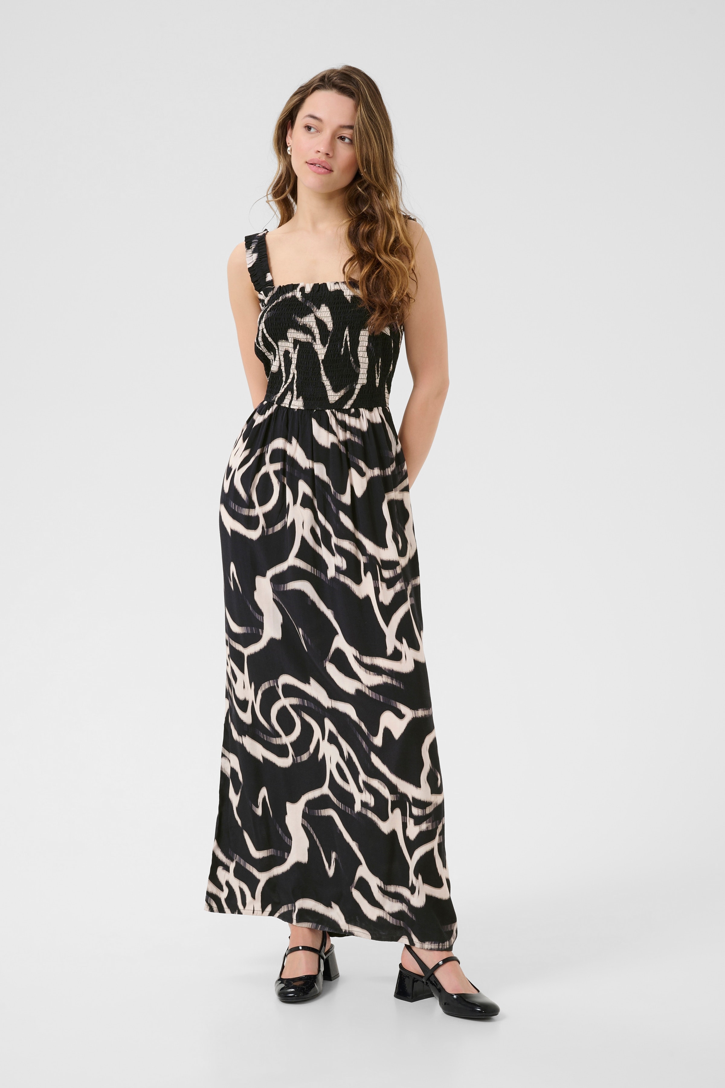 KAmartha Kjole LOOKBOOK FRONT 10510085-107701