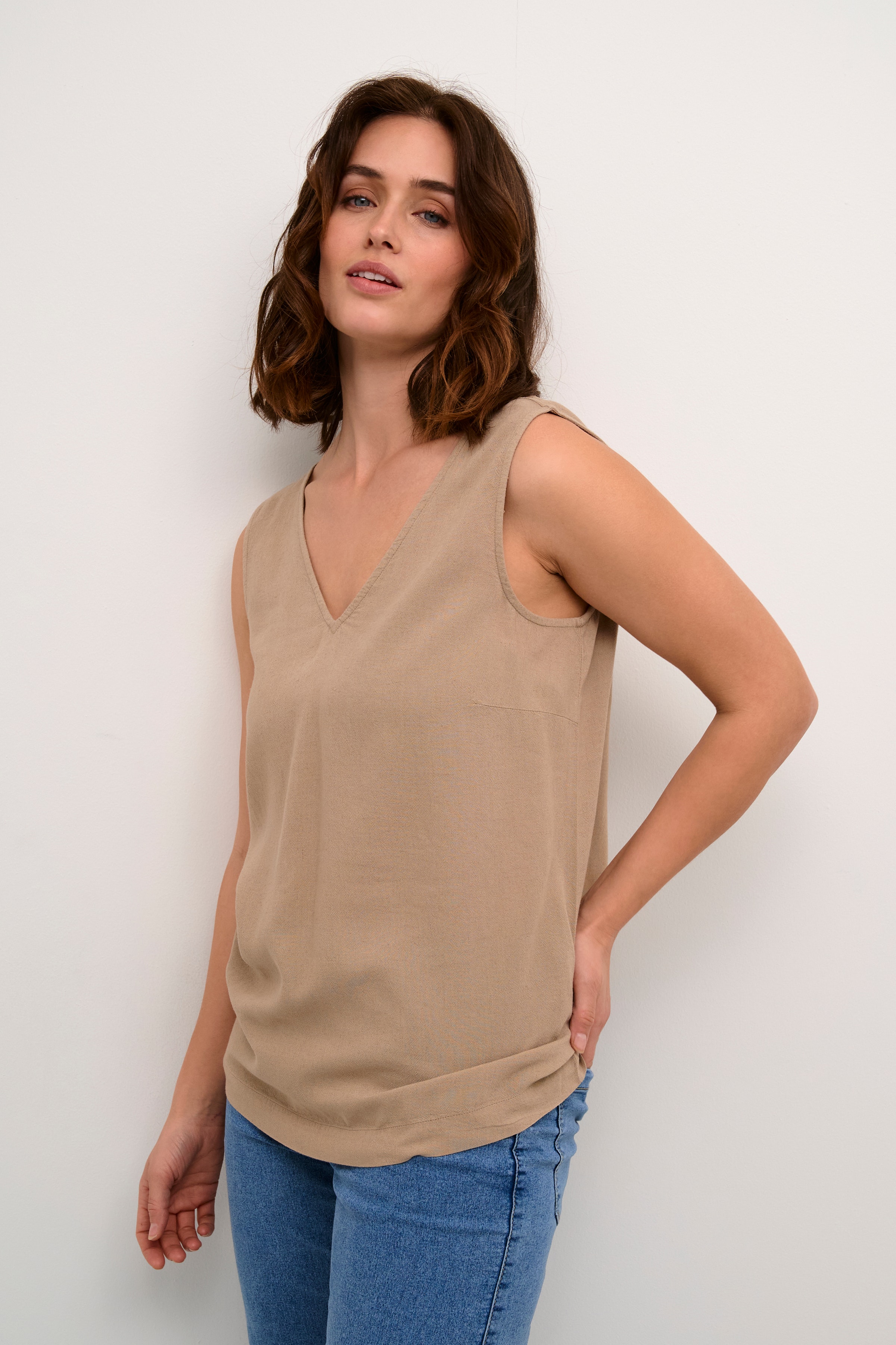 KAmilia Lin Top LOOKBOOK FRONT 10508426-171109