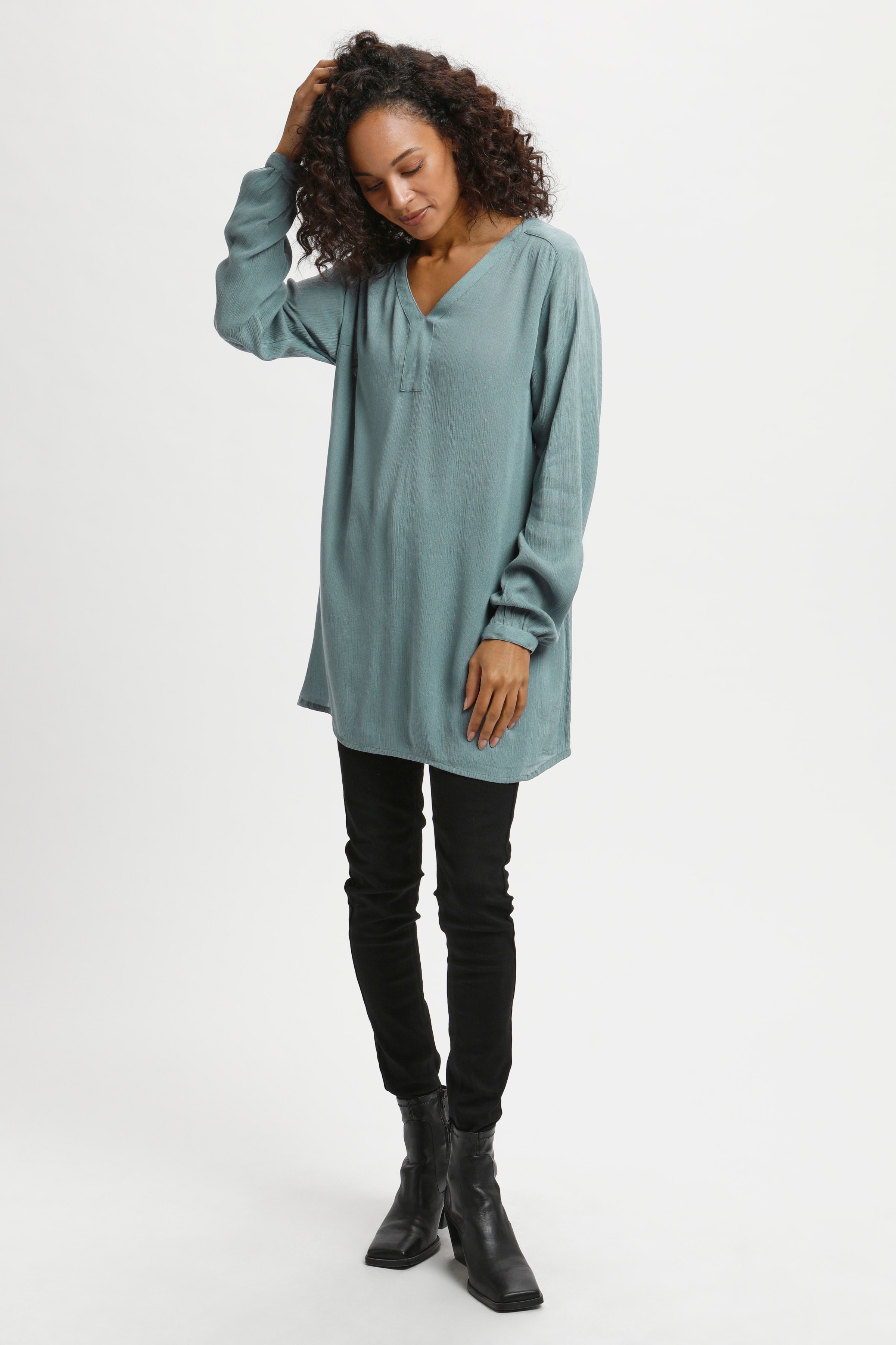 Amber Tunika LOOKBOOK FRONT 501038-184215