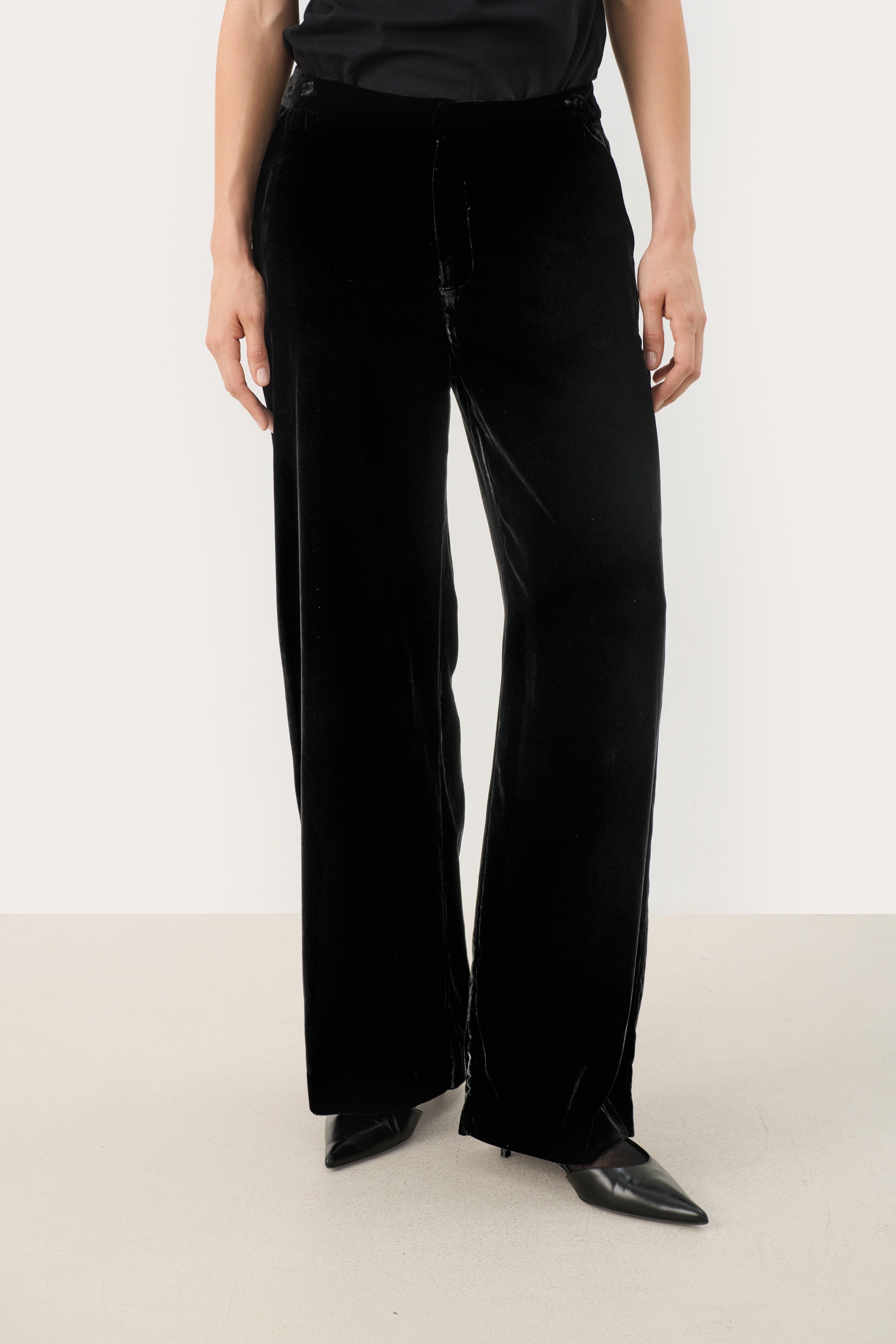 NinneaPW Hose LOOKBOOK FRONT 30309039-194008