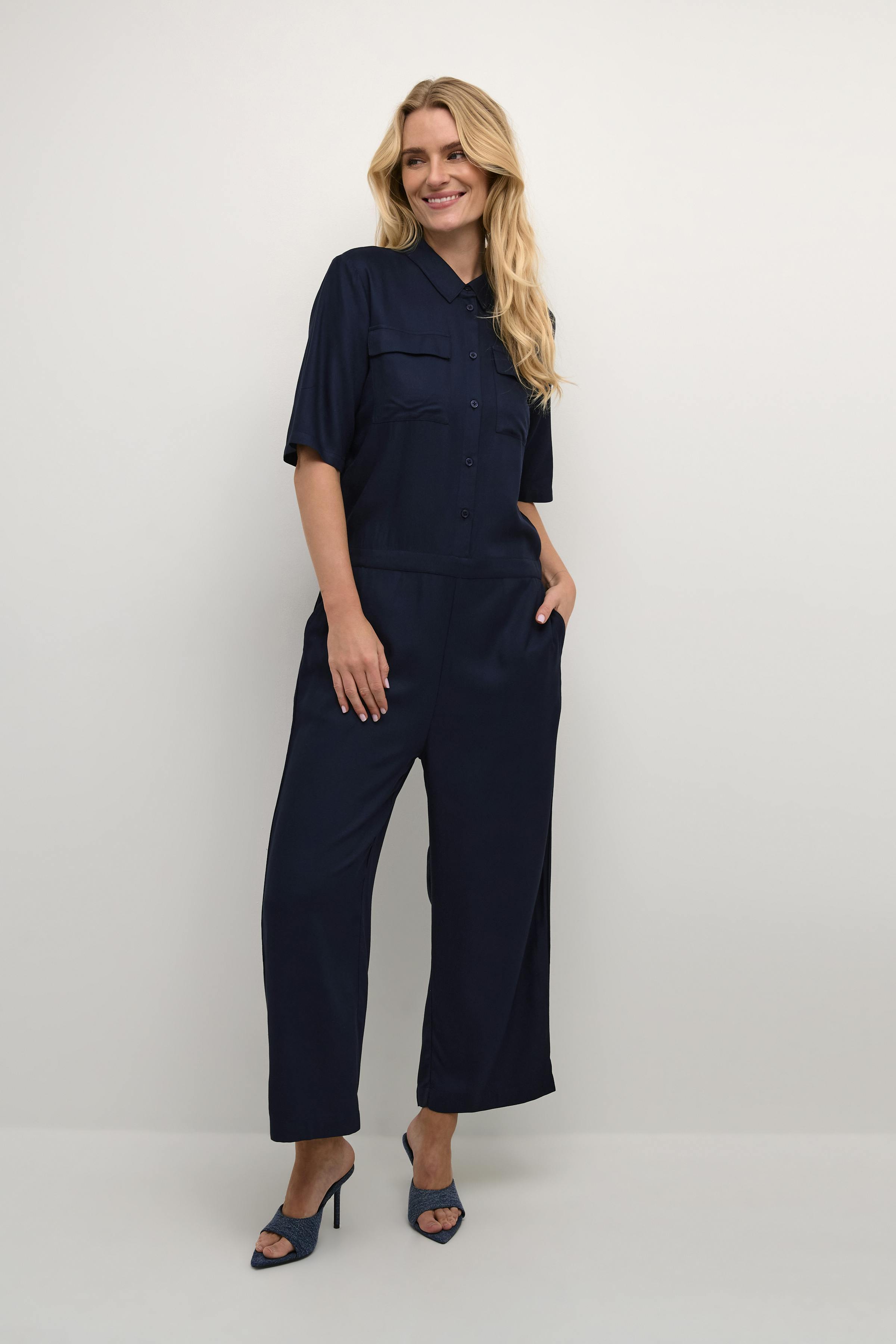 KAruthie Overall LOOKBOOK FRONT 10509442-194020