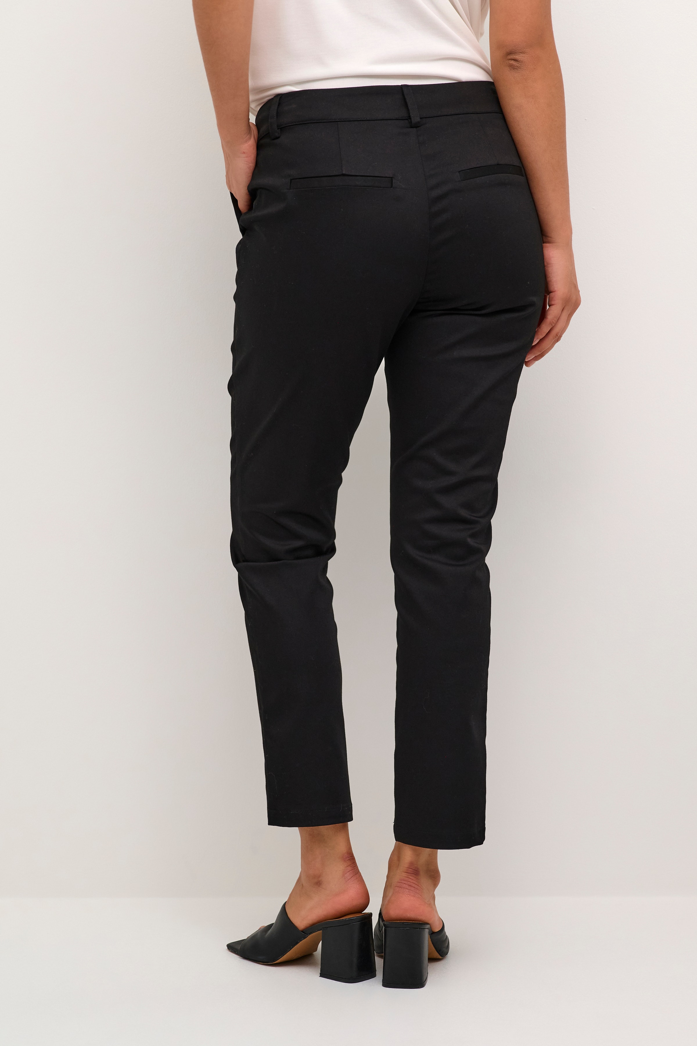 CUcaya Trousers LOOKBOOK BACK 50108727-500012