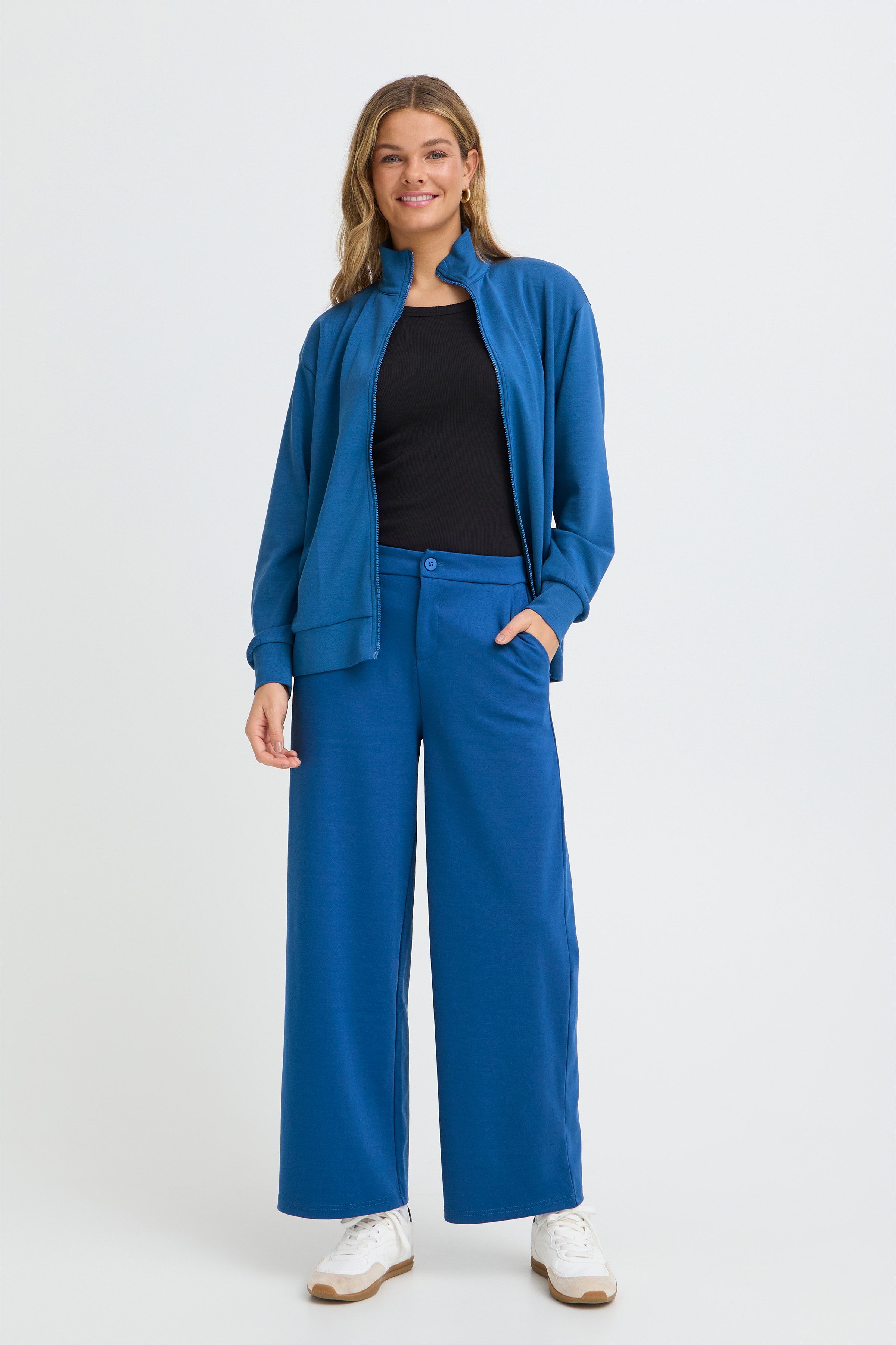 FRBLAZER Hose LOOKBOOK FRONT 20615810-194057