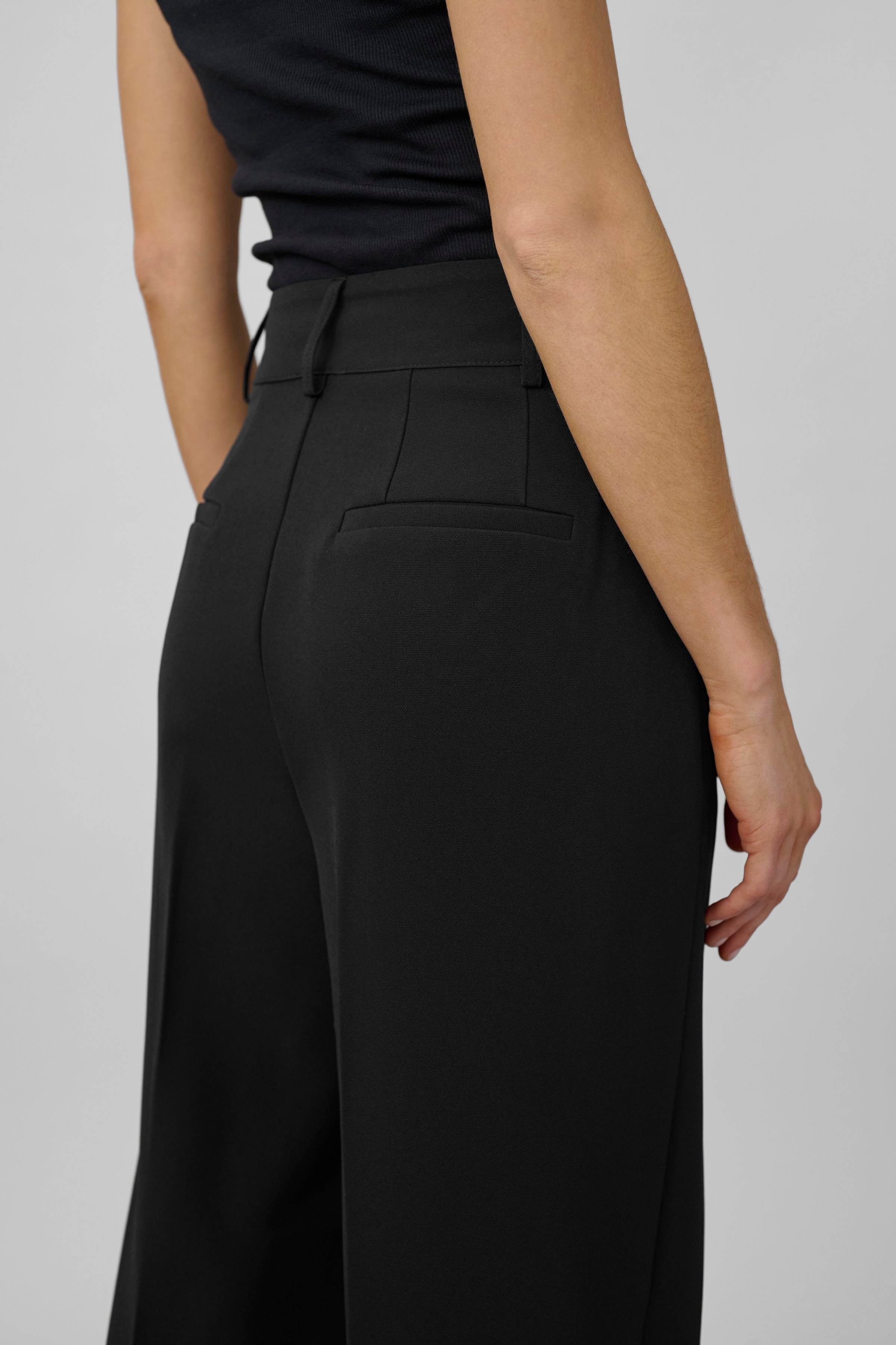 28 Byxor LOOKBOOK DETAIL 10703971-100031