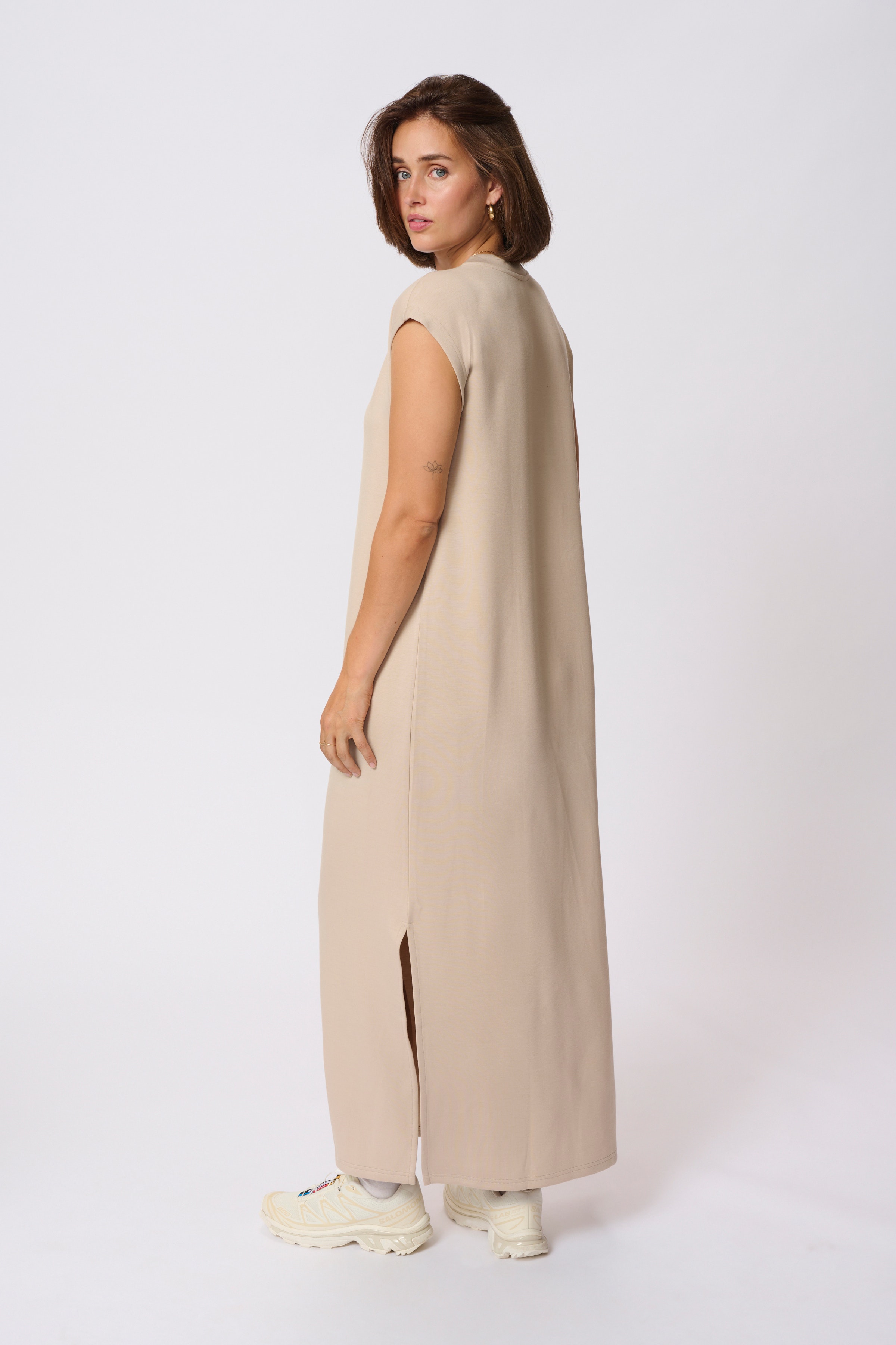 KAannika Kleid LOOKBOOK BACK 10510004-151305
