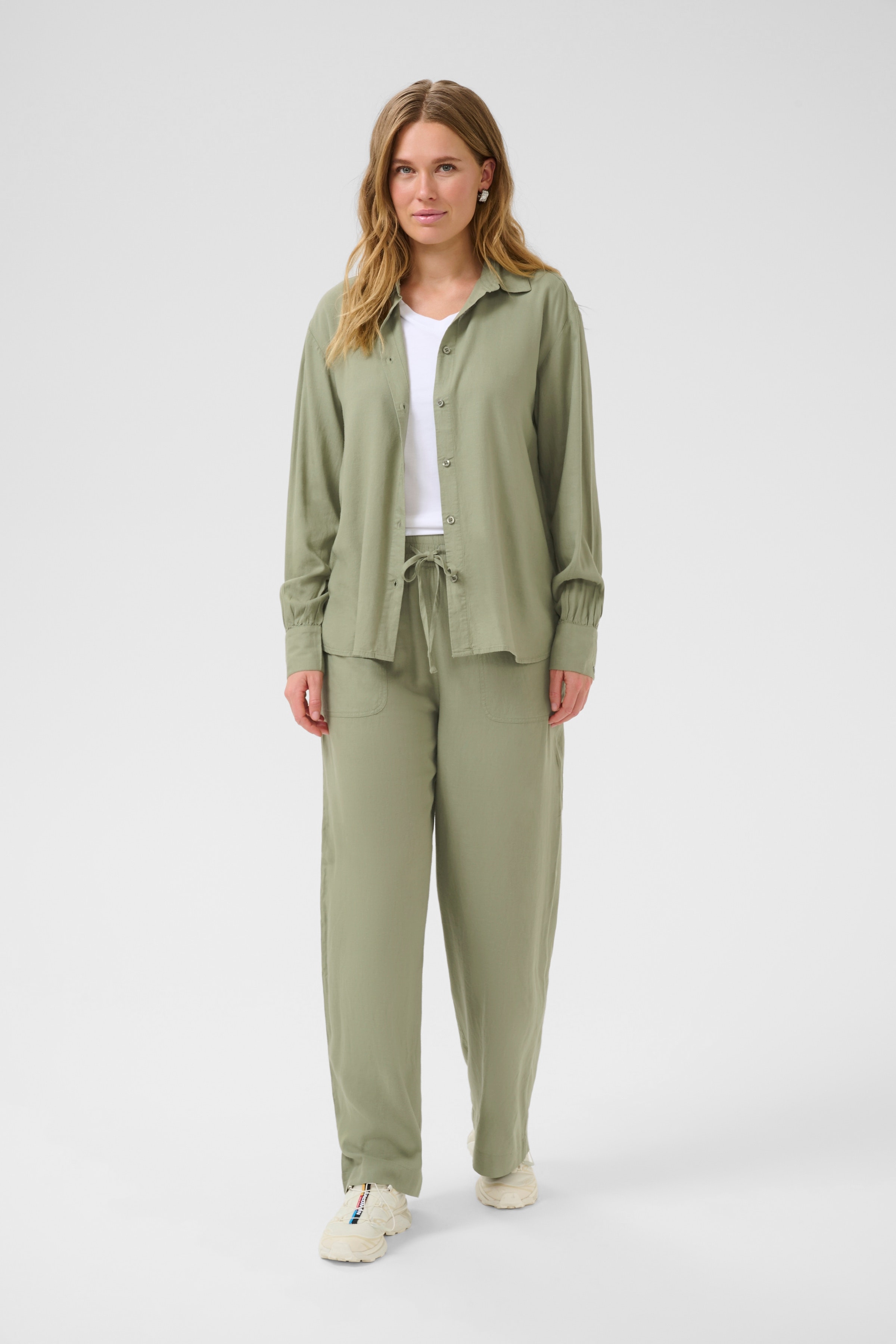 KAmilia Skjorte LOOKBOOK FRONT 10510255-170115