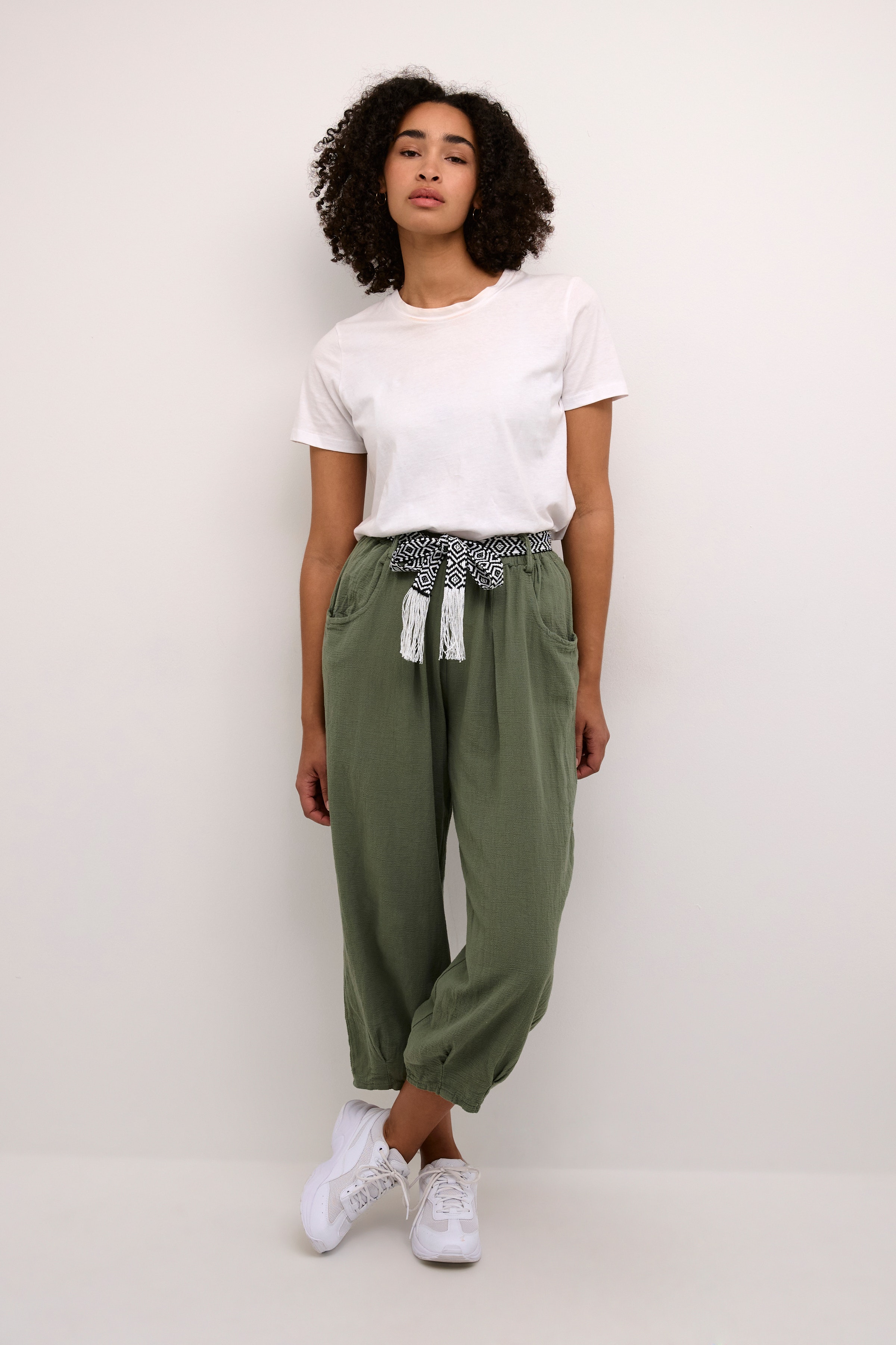 BParne Hose LOOKBOOK FRONT 40103486-400629