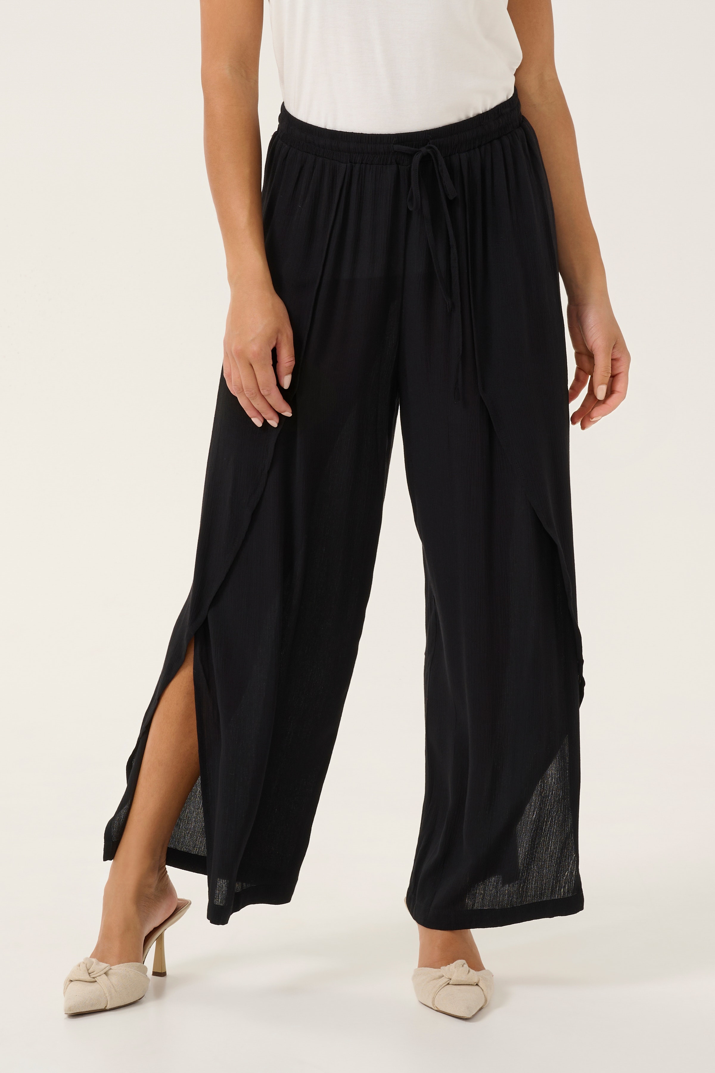 Allie Trousers LOOKBOOK FRONT 10604546-61907