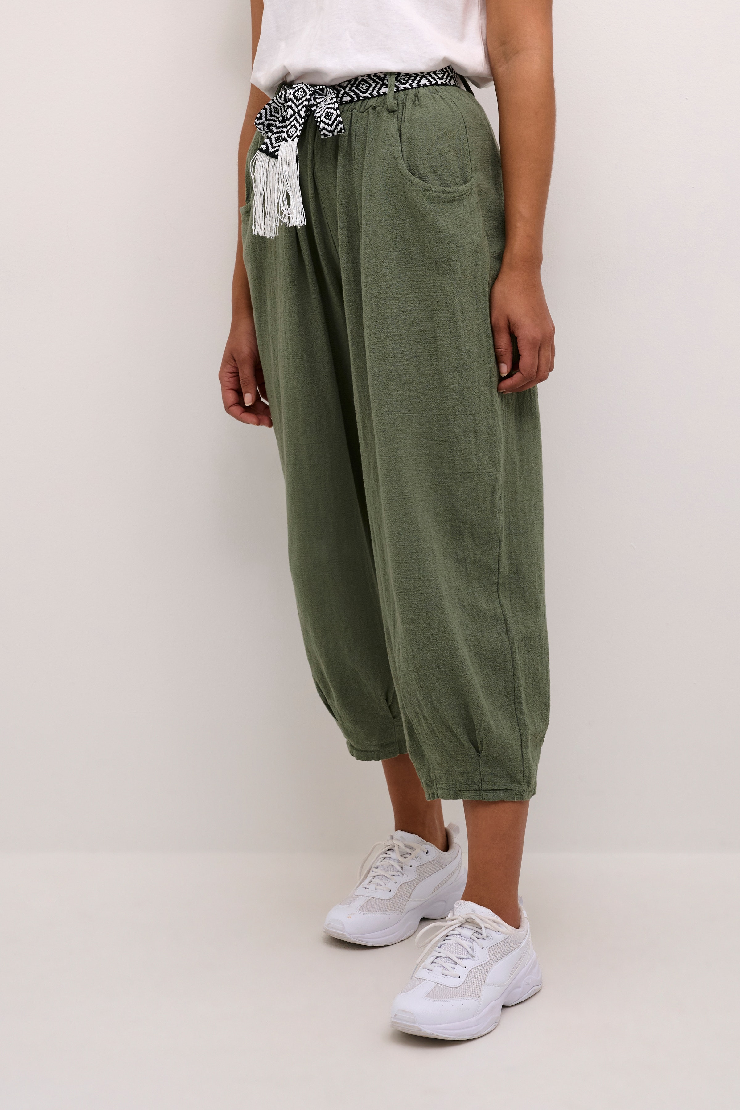 BParne Hose LOOKBOOK FRONT 40103486-400629