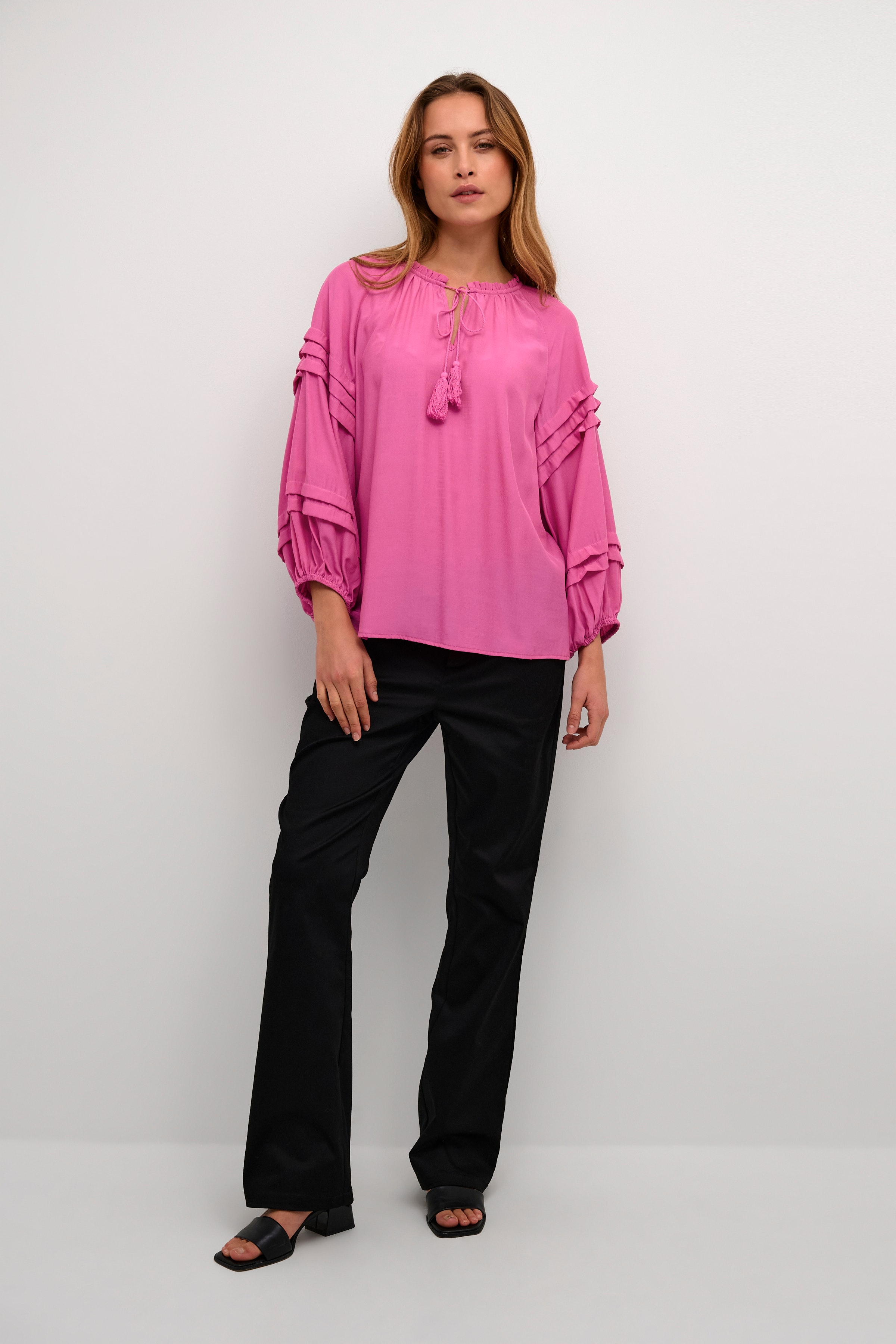 CUsif Blouse LOOKBOOK FRONT 50110883-172627