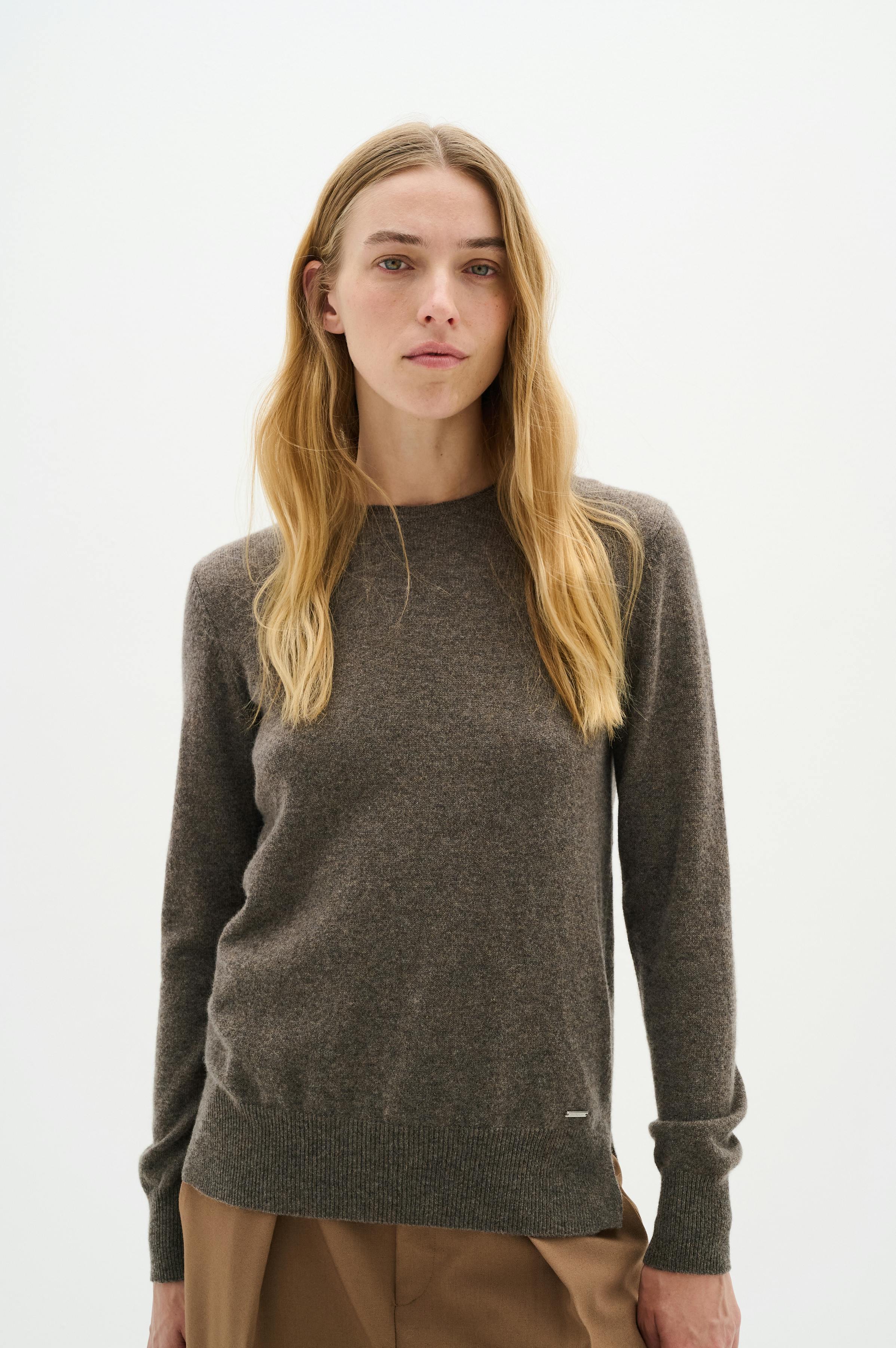 LukkaIW Crew-neck Cashmere Pullover LOOKBOOK FRONT 30107629-300872