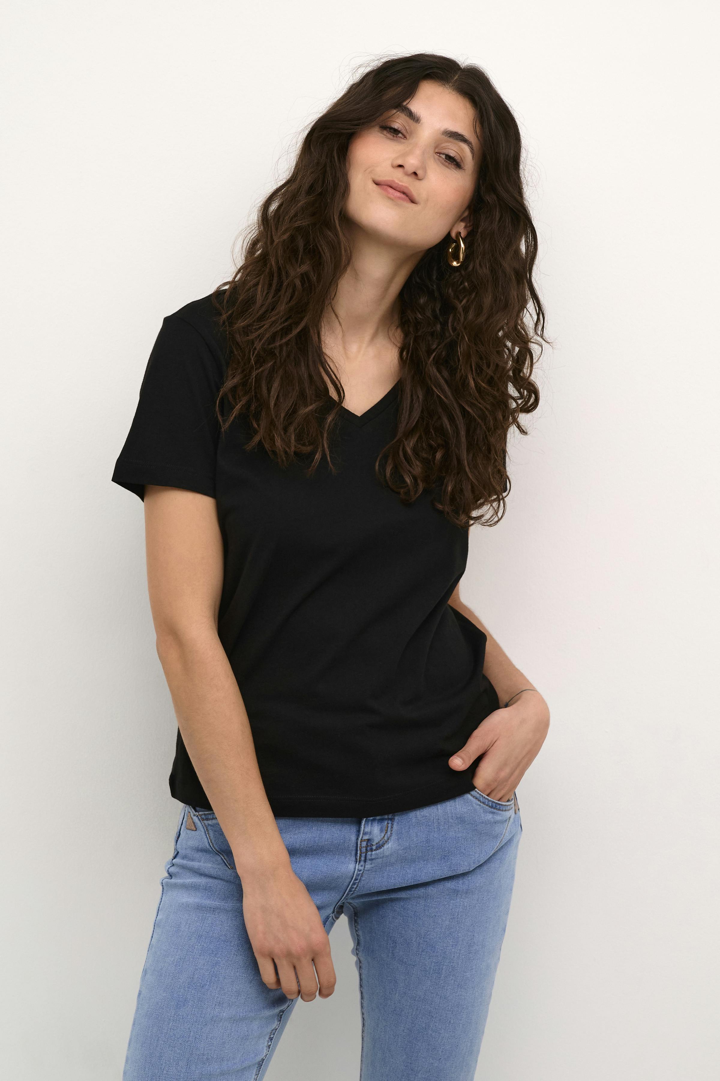 Naia T-shirt LOOKBOOK FRONT 10604508-61907