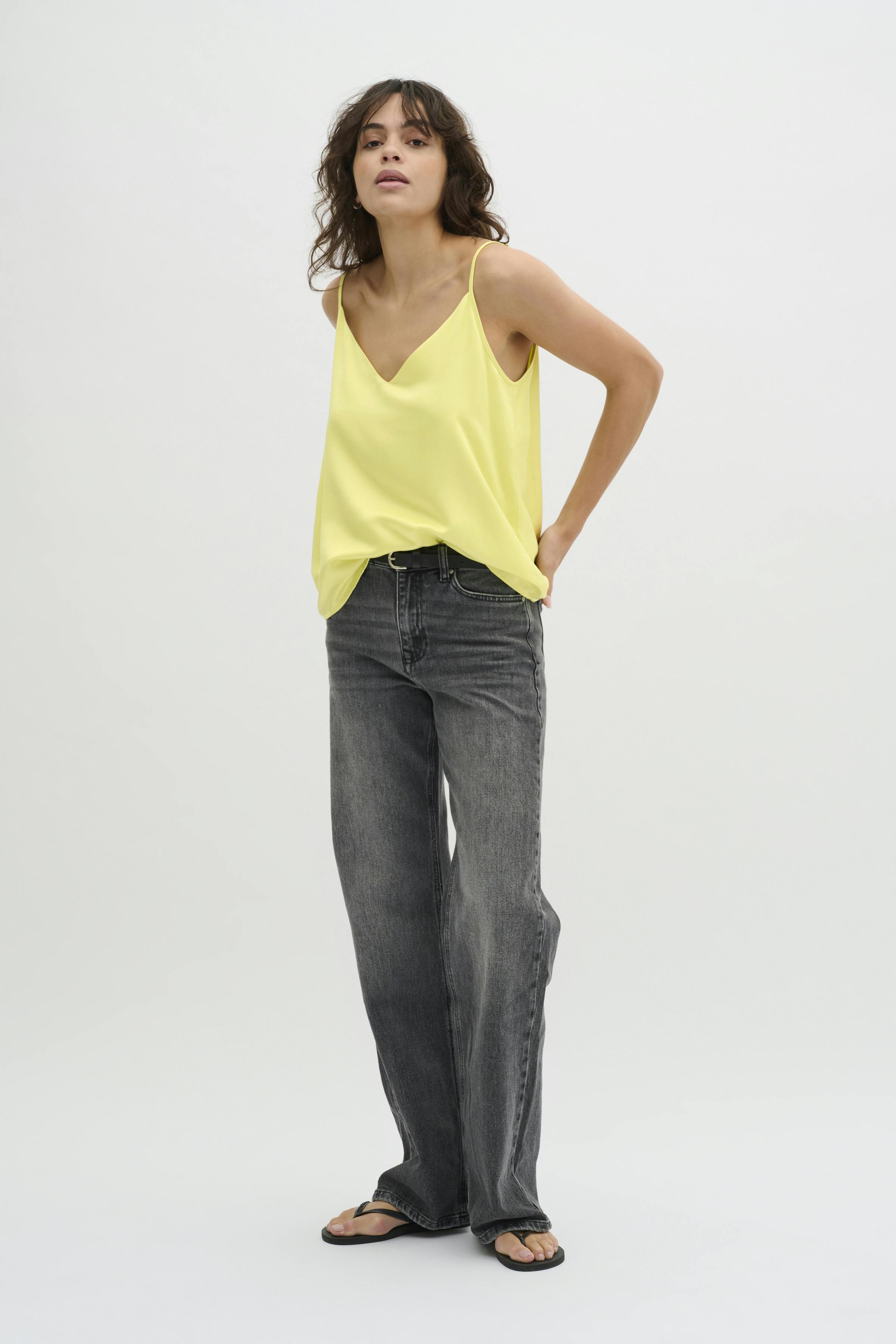 EstelleMW Top LOOKBOOK FRONT 10704426-130530