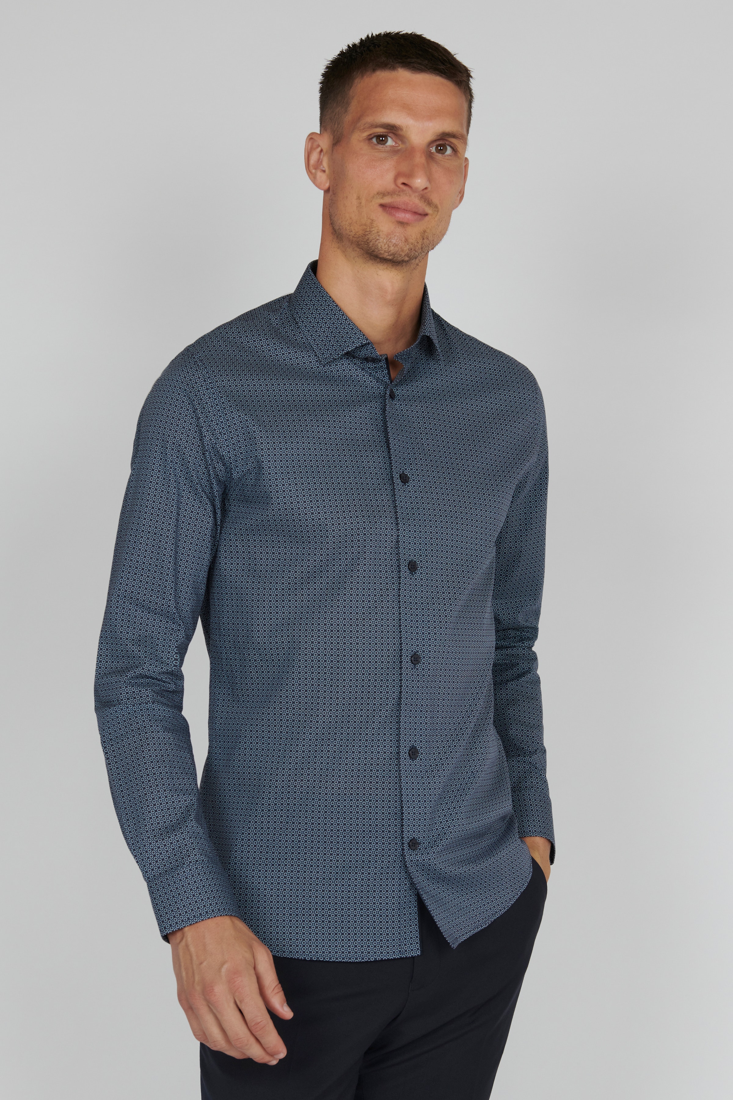 MAtrostol Shirt LOOKBOOK FRONT 30207031-194011