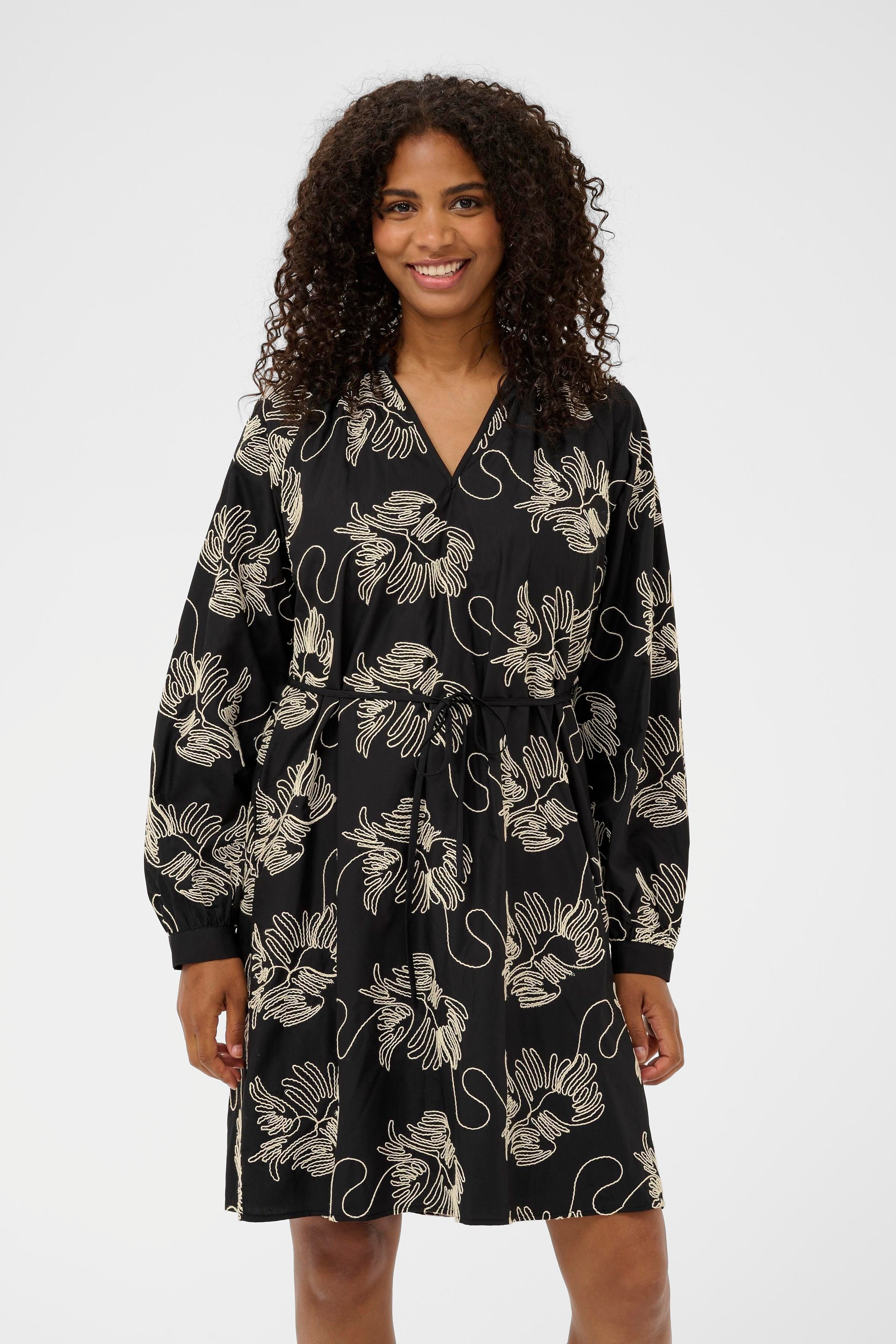 KAvinie Kleid LOOKBOOK FRONT 10511097-108831