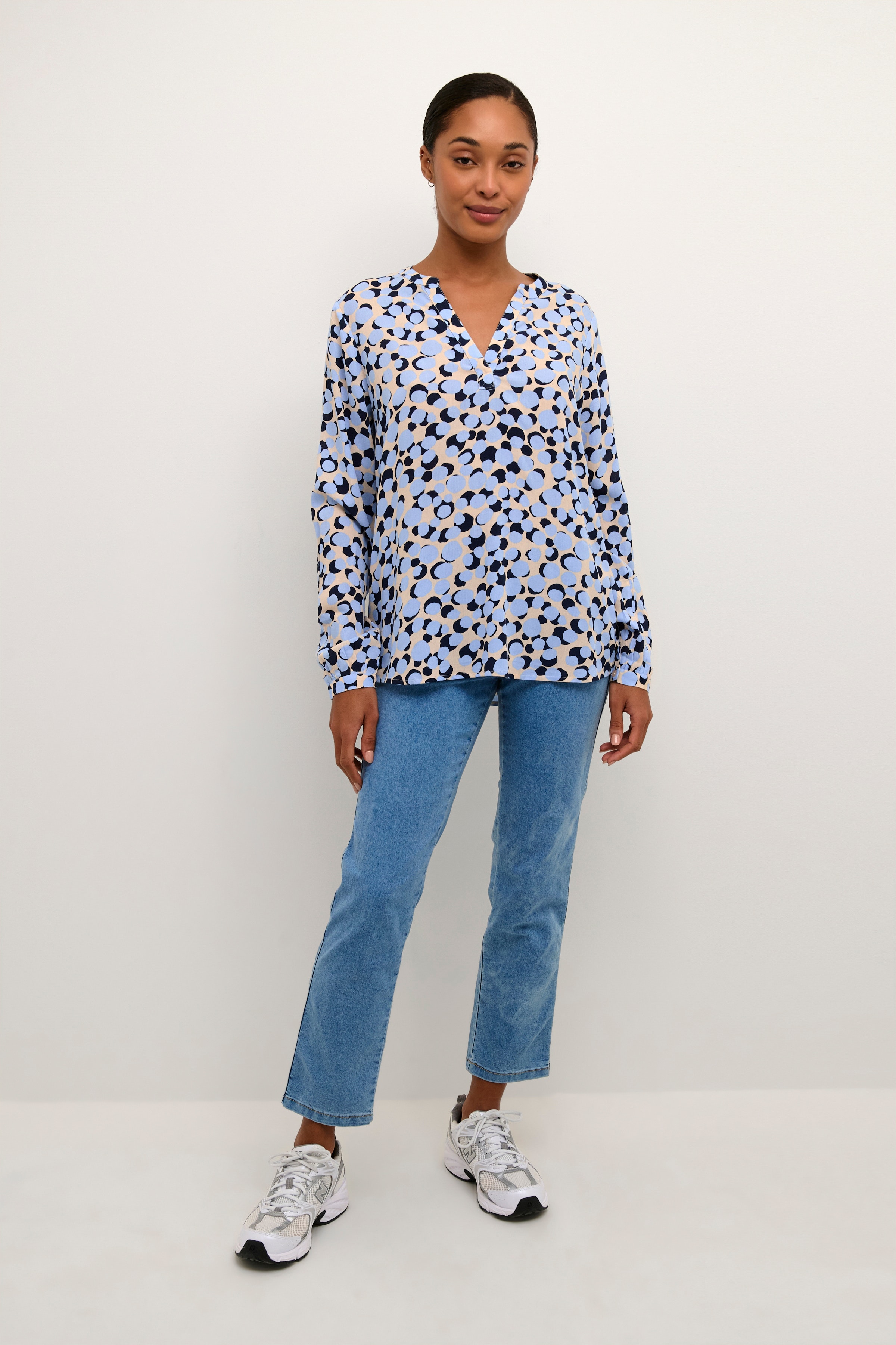 KAida Bluse LOOKBOOK FRONT 10552179-104909