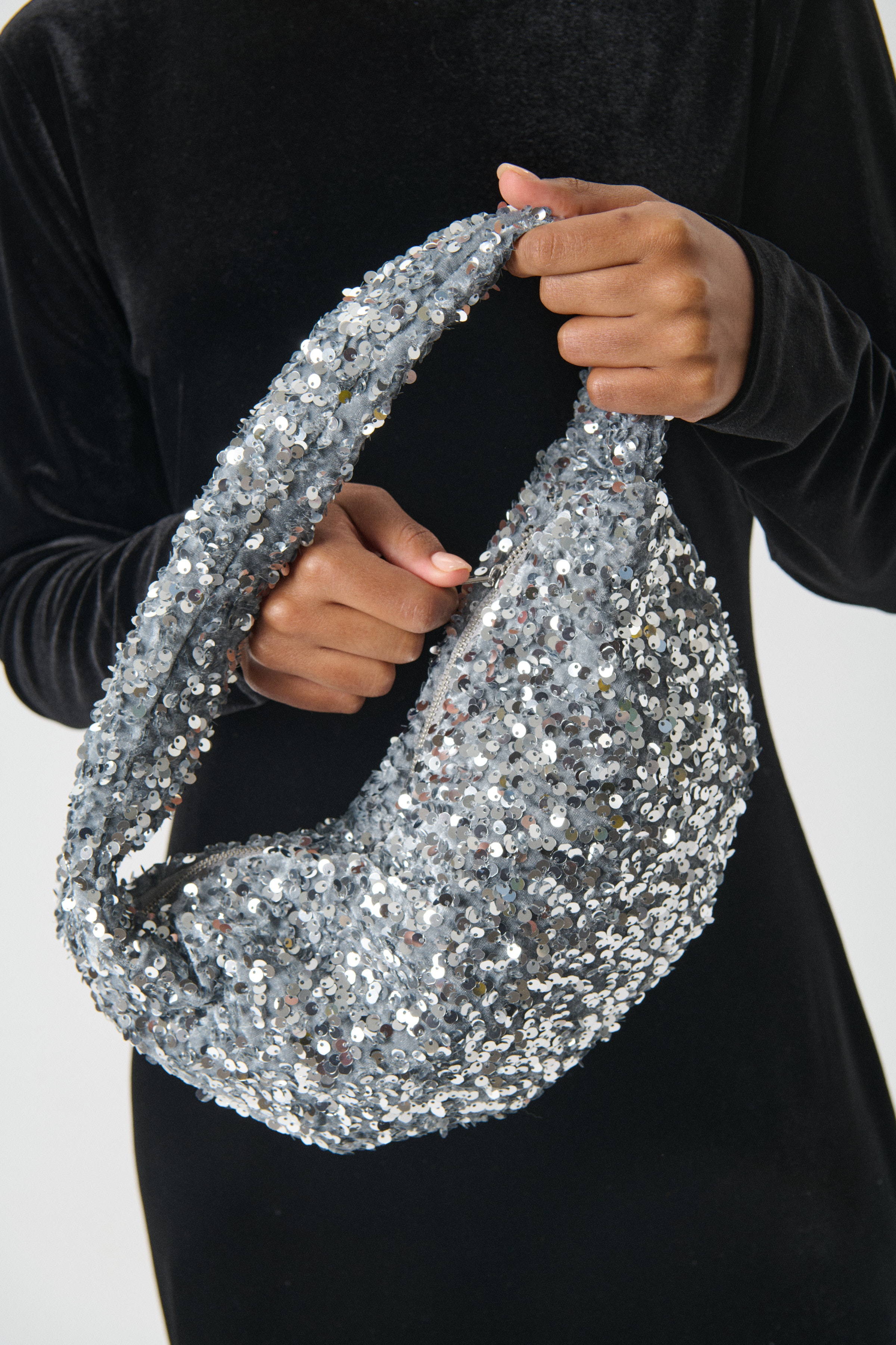 ViriPW Bag LOOKBOOK FRONT 30310236-304443