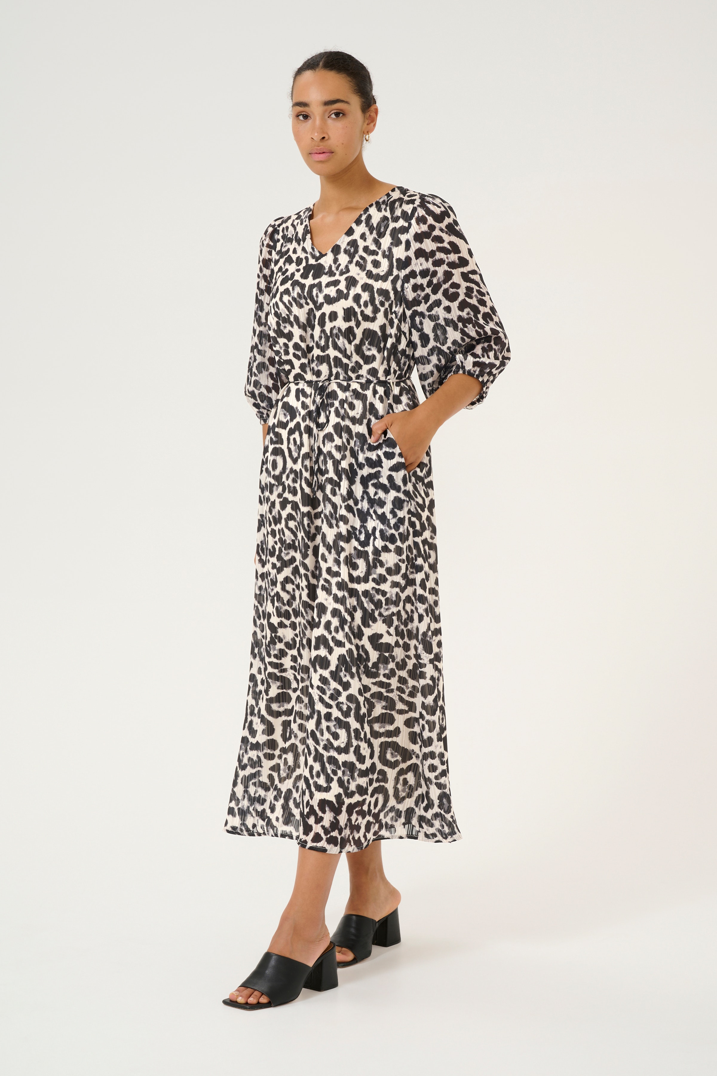 KAsepia Kjole LOOKBOOK FRONT 10509422-106818
