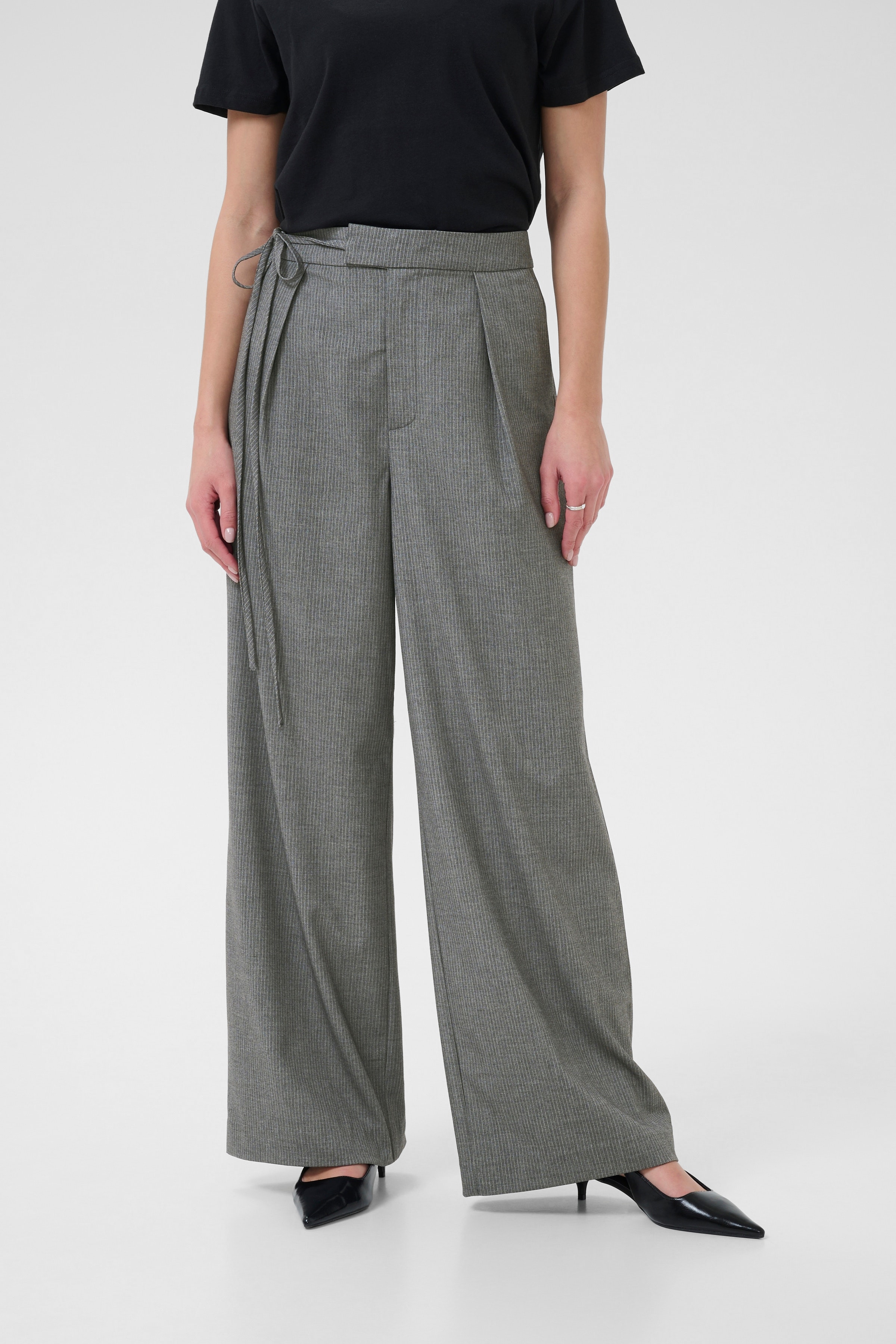 KAellie Bukser LOOKBOOK FRONT 10510548-108214