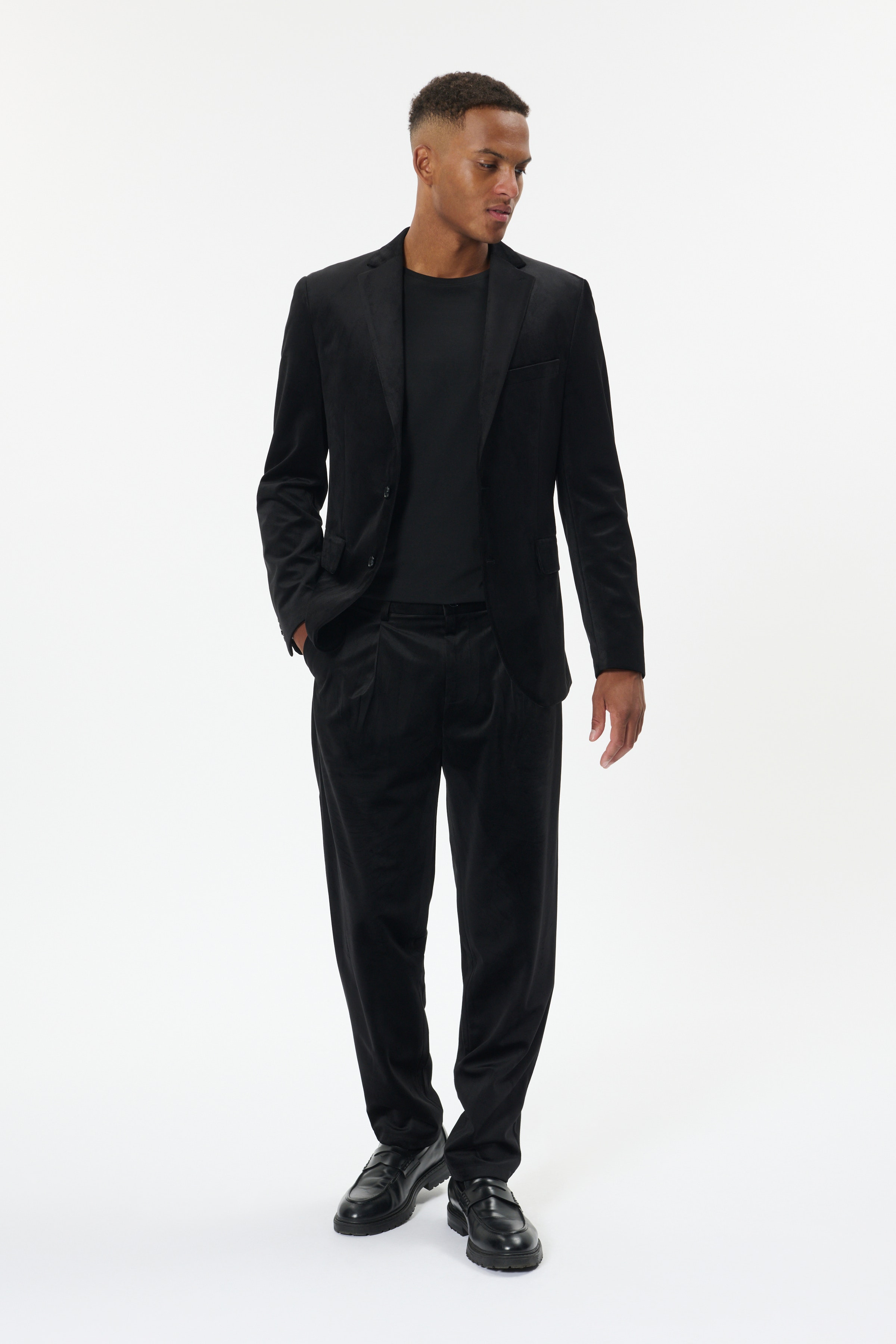 MAgeorge Velours Blazer LOOKBOOK FRONT 30205027-300275