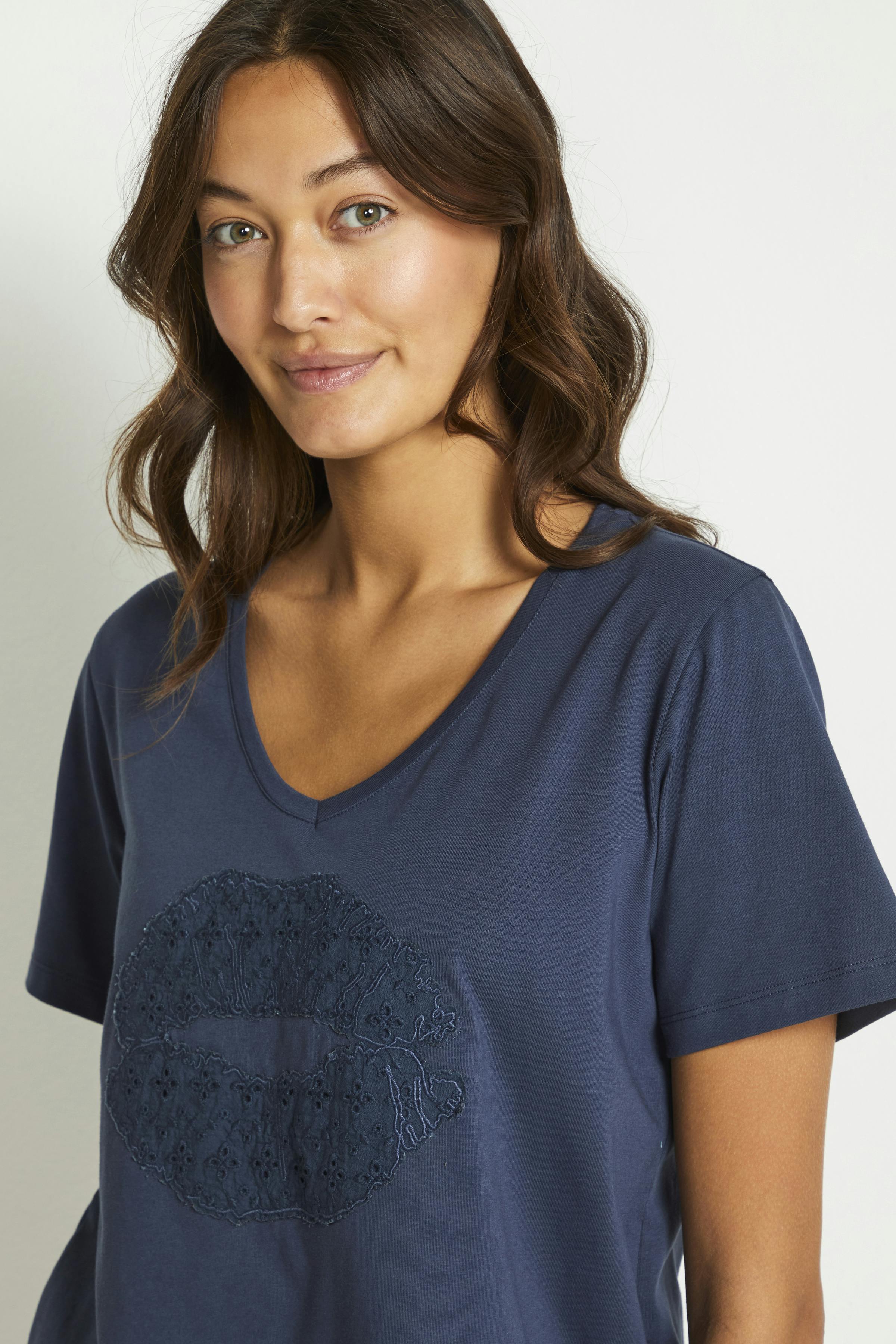 CUgith V-neck T-shirt LOOKBOOK DETAIL 50108764-194024