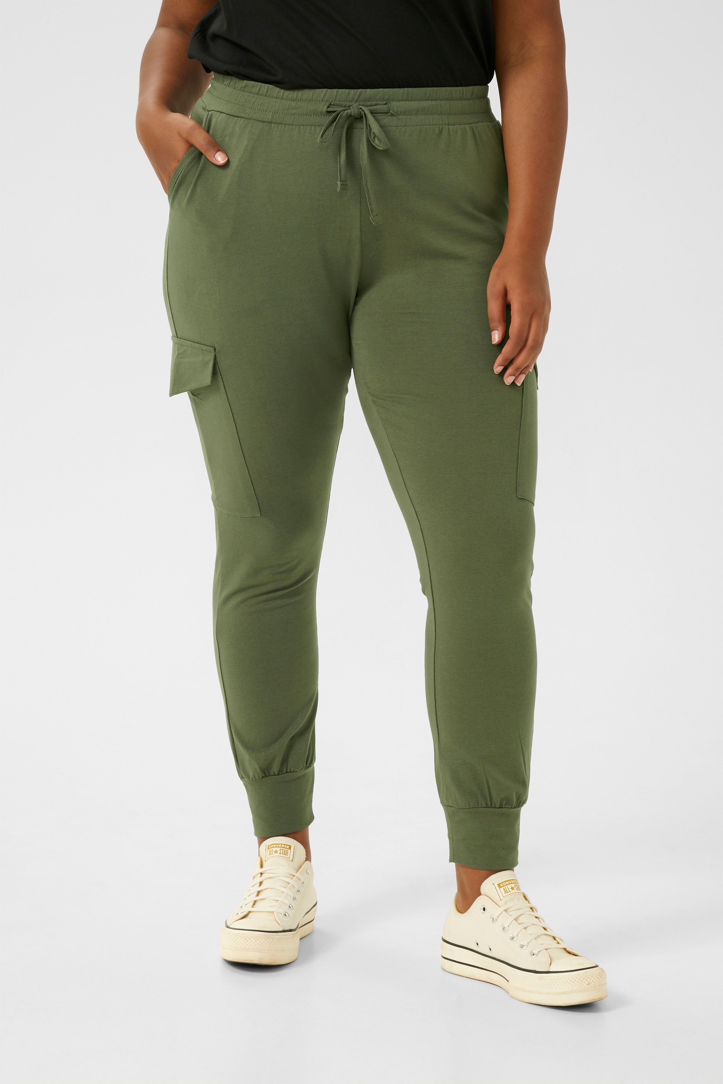 KCsine Trousers LOOKBOOK FRONT 10580264-190511