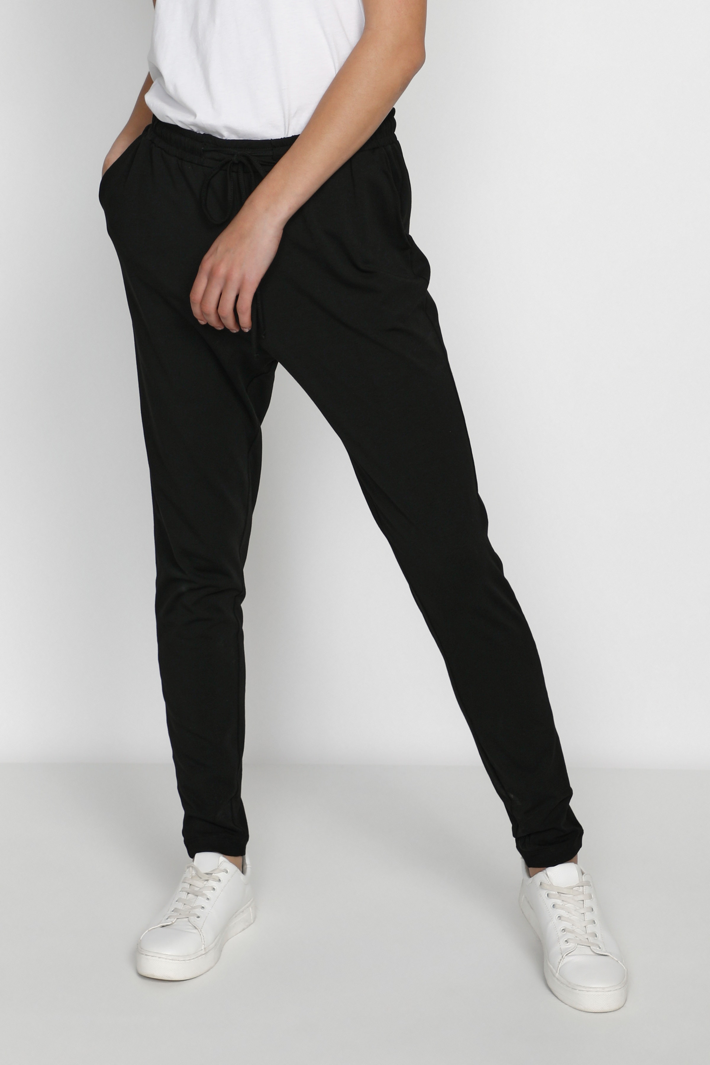 Linda Bukser LOOKBOOK FRONT 10550279-50600