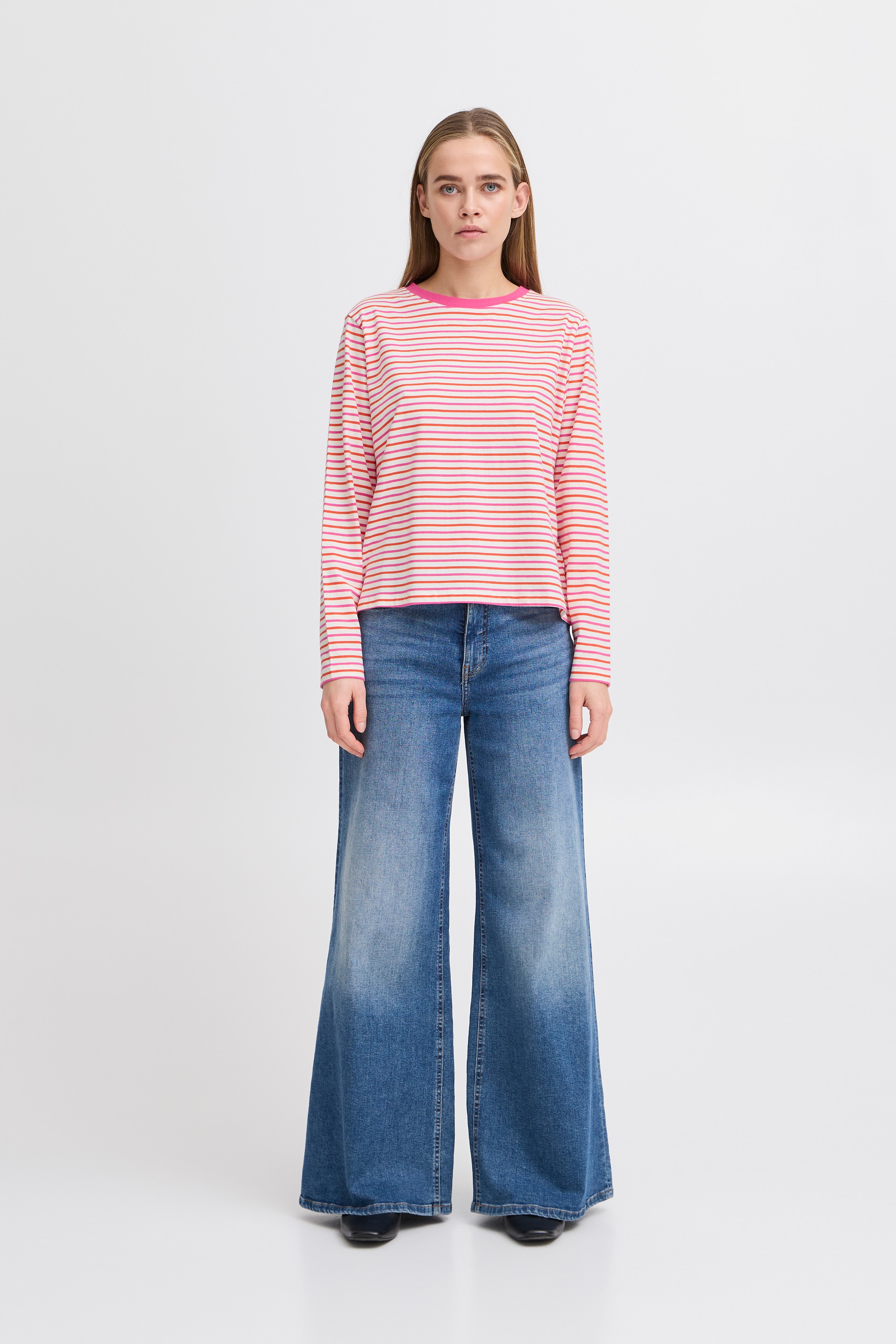 IHMIRA Langermet T-shirt LOOKBOOK FRONT 20122519-204827