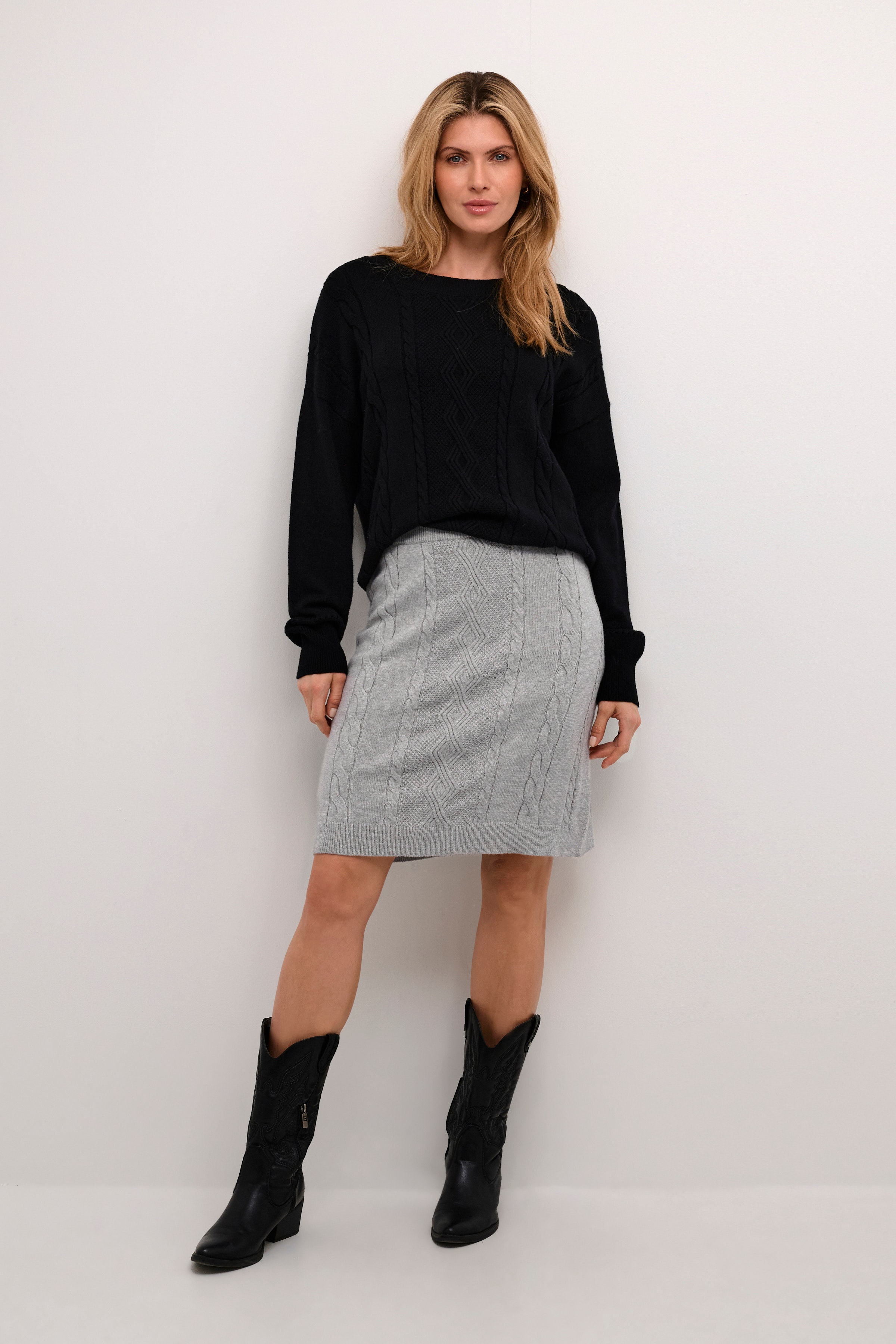 CRDela Skirt LOOKBOOK FRONT 10613053-100391