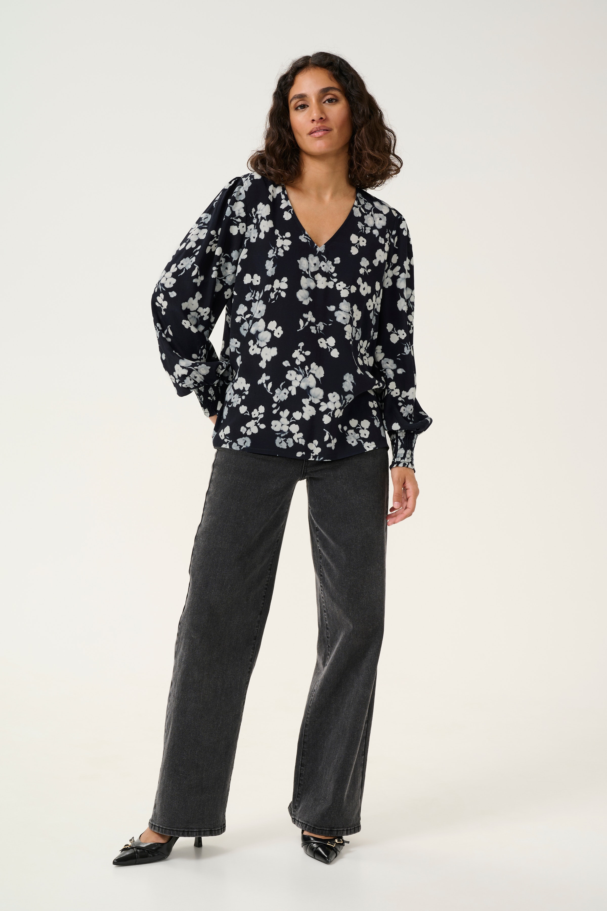 KAalice Bluse LOOKBOOK FRONT 10509405-106800