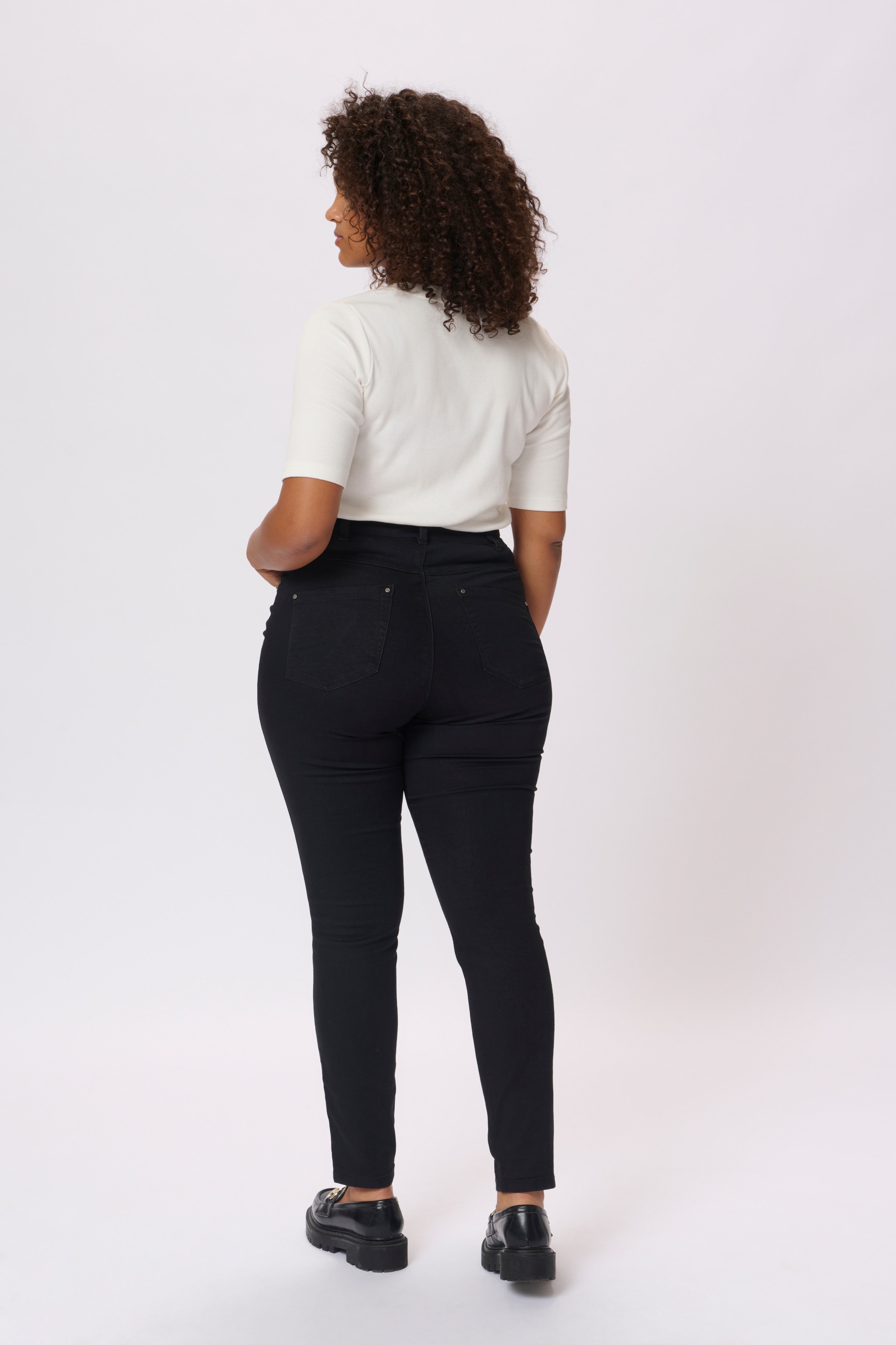 KCwilla Jeans LOOKBOOK BACK 10581270-100121