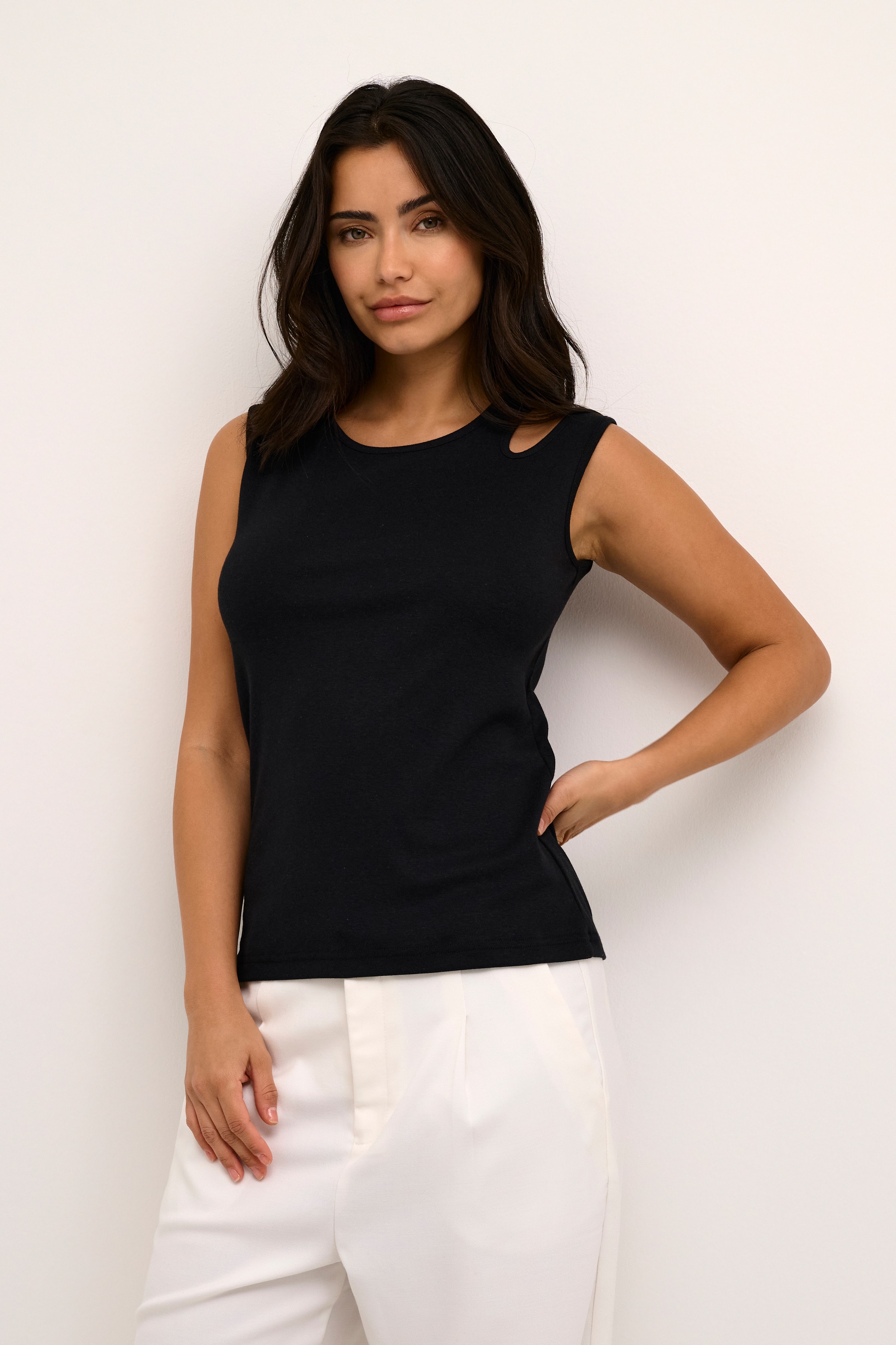 KAarka Top LOOKBOOK FRONT 10508713-100121